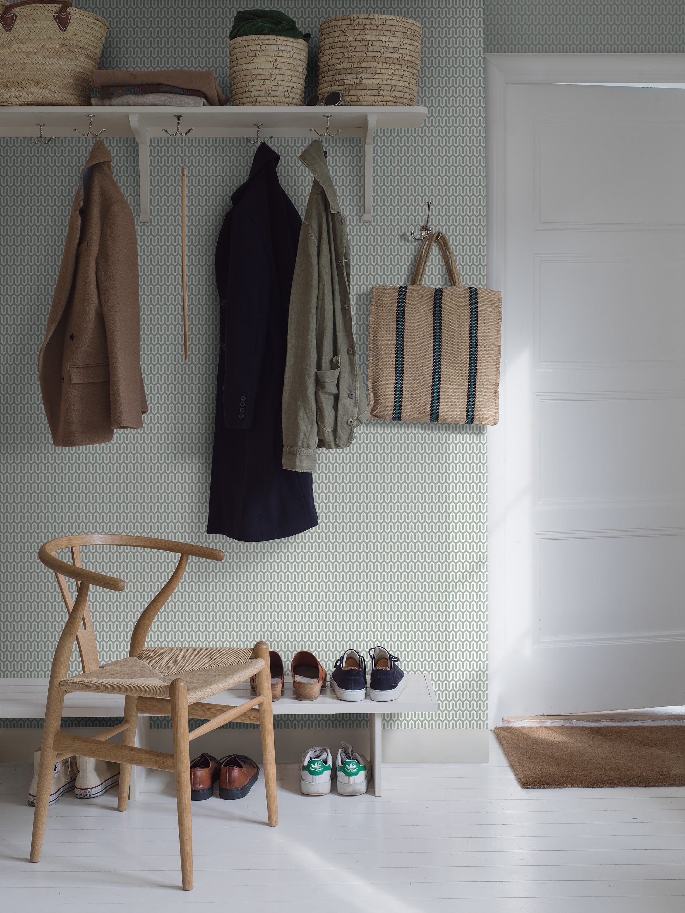 1990_Ypsilon_Roomshot_Hallway.jpg
