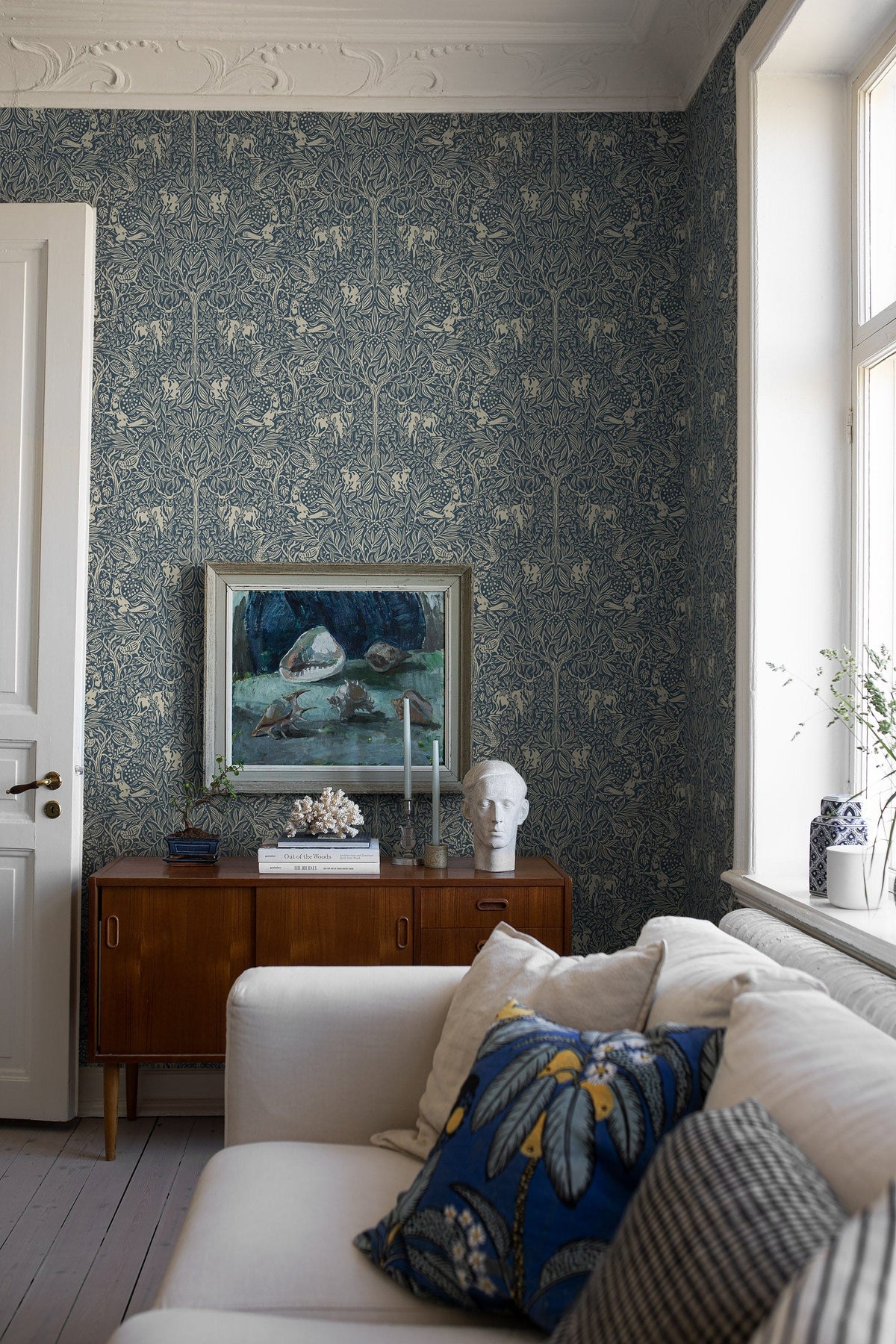 2047_UnderTheEider_Roomshot_LivingRoom.jpg