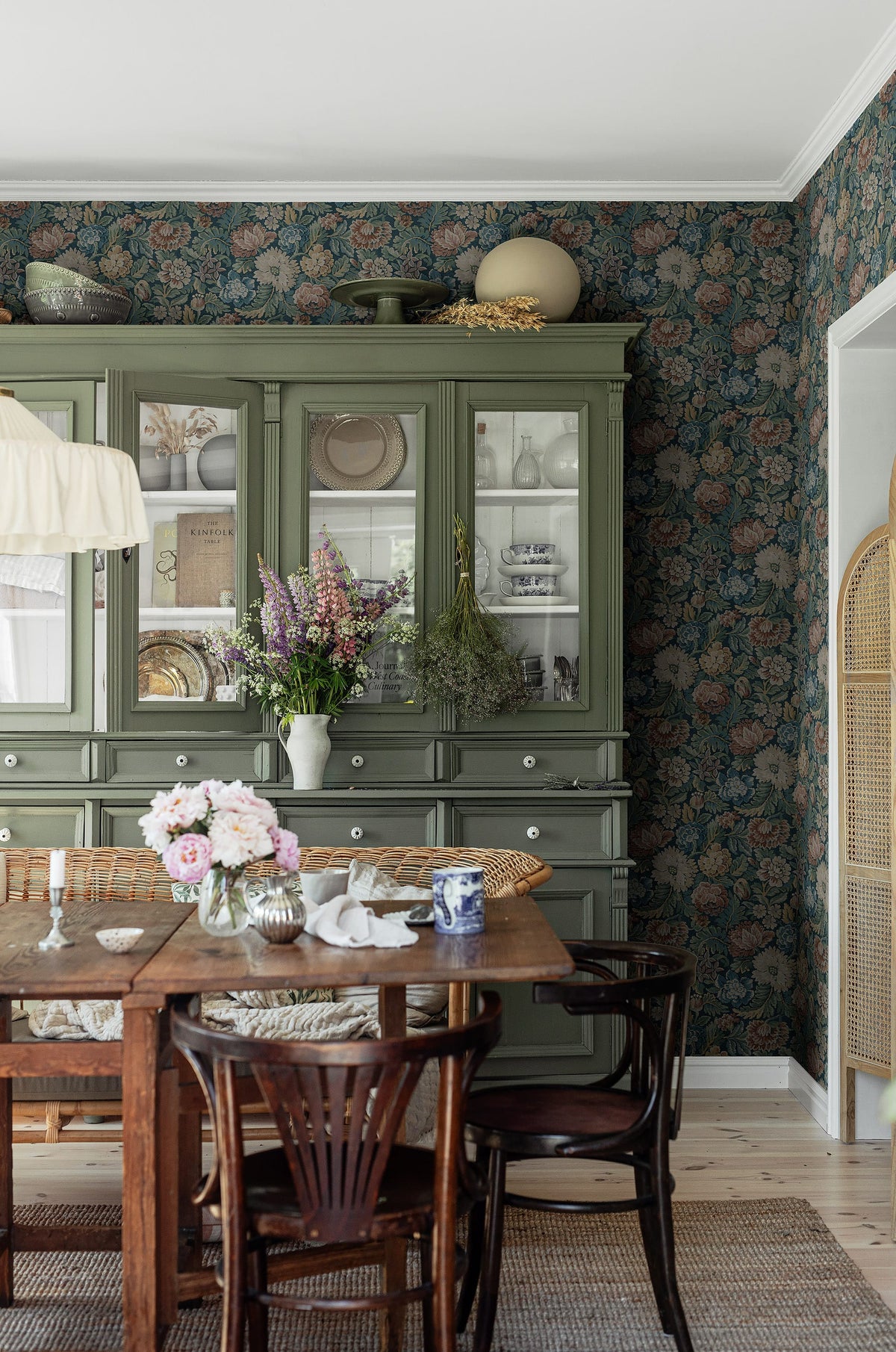 3561_NightingaleGarden_Roomshot_DiningArea.jpg