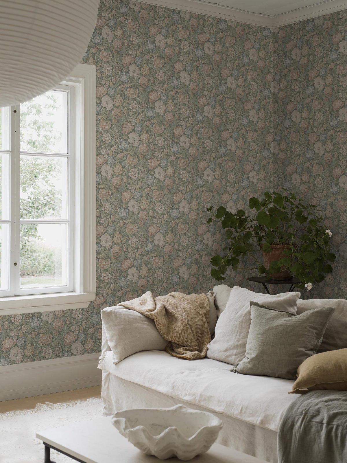3562_NightingaleGarden_Livingroom_Roomshot.jpg