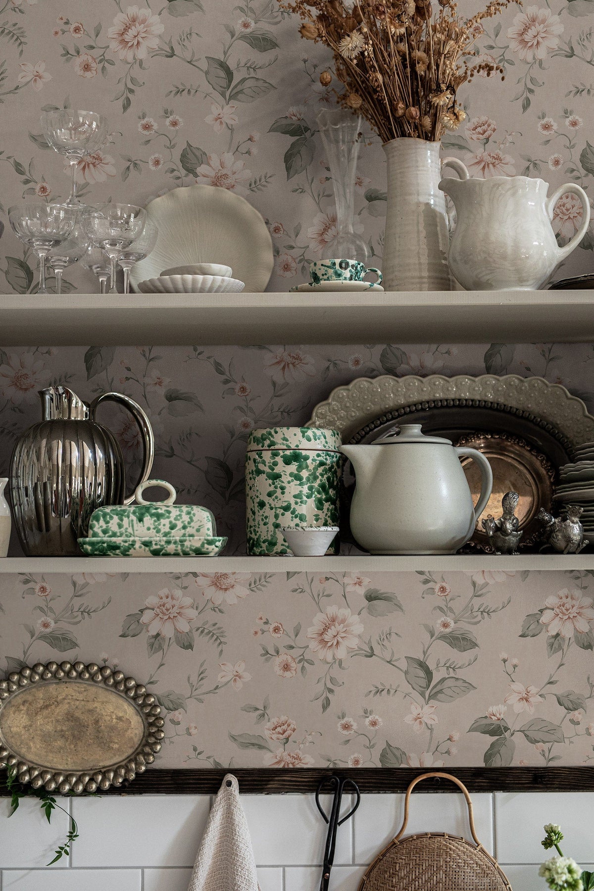 3572_LaurasCottage-2_Roomshot_Kitchen.jpg