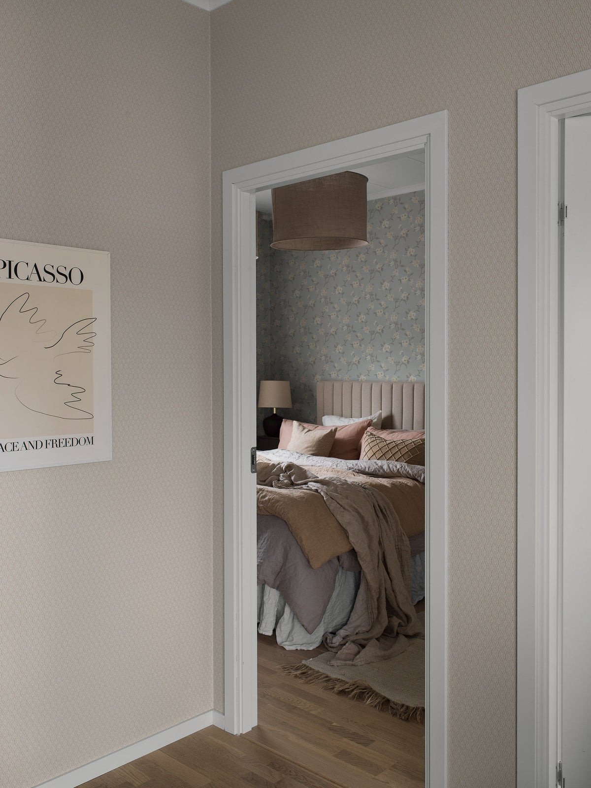 38757_Moa_Roomshot_Bedroom.jpg