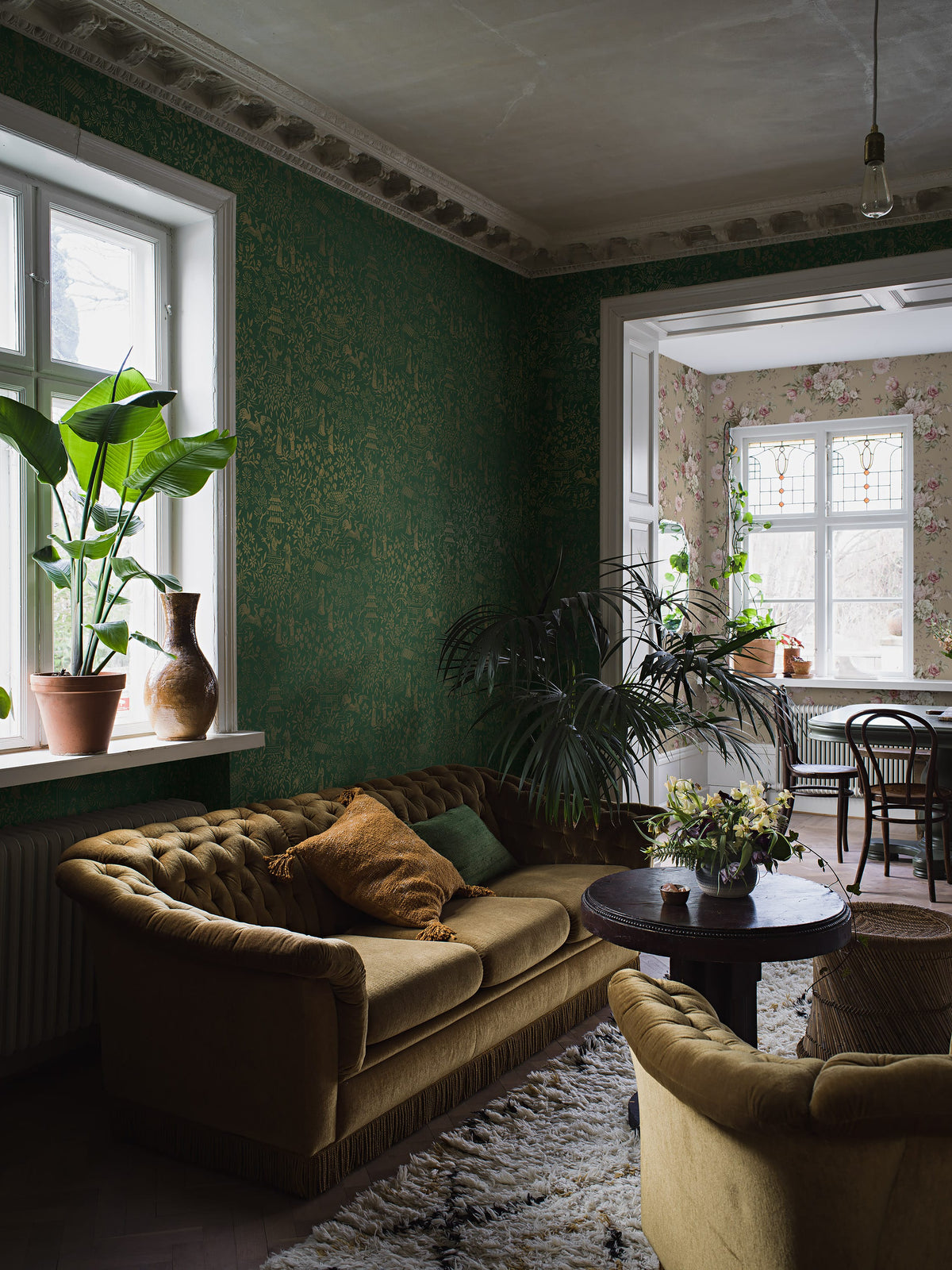 4271_OrientalGarden-1_Roomshot_Livingroom.jpg