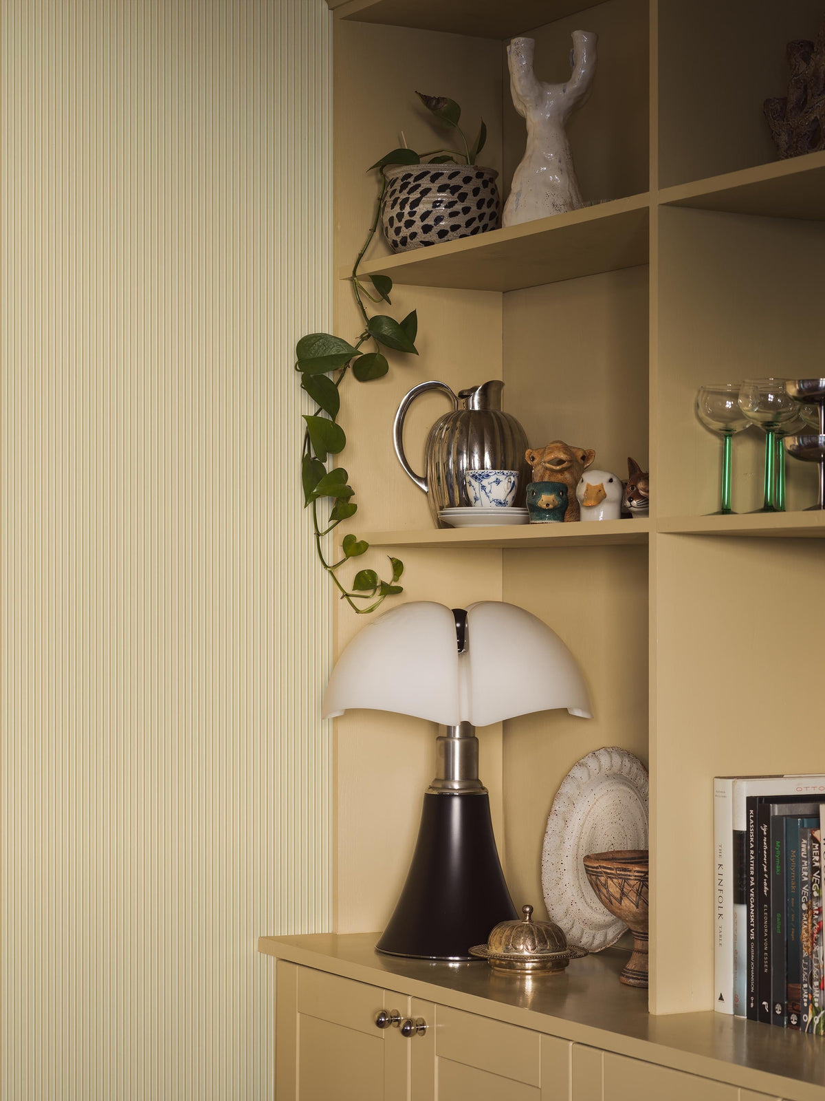 8177_Sam_Livingroom_Roomshot.jpg