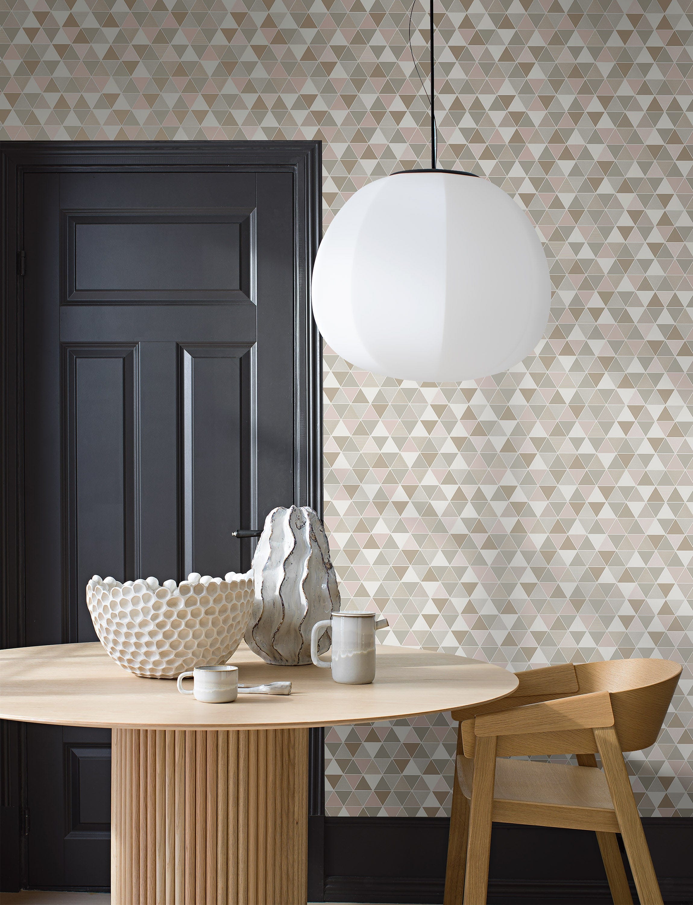 8810_Triangular_Roomshot_DiningArea.jpg