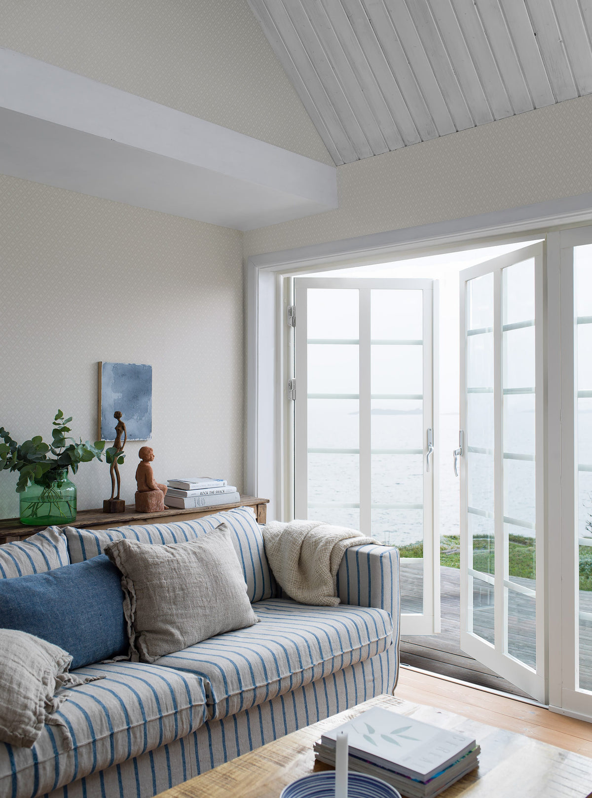 8862_Windrose_1_Roomshot_Livingroom.jpg