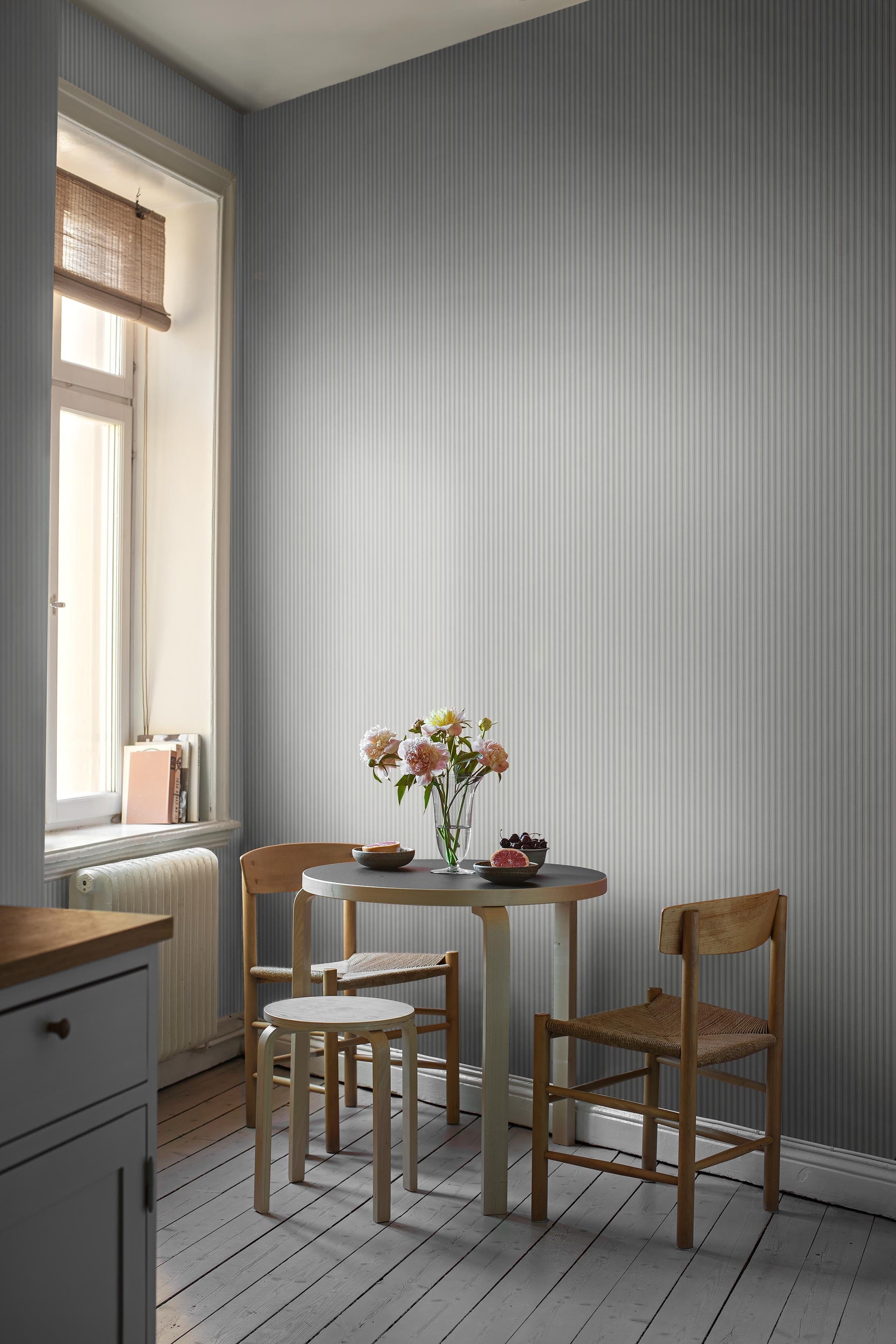 8871_AspöStripe_Kitchen_Roomshot.jpg