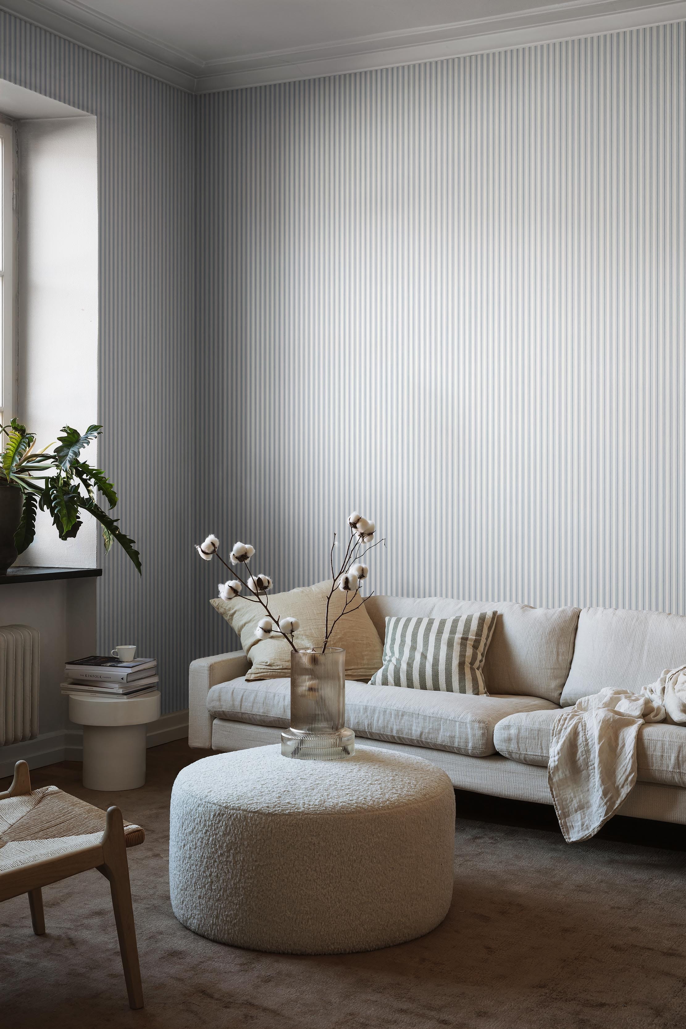 8871_AspöStripe_Livingroom_Roomshot.jpg