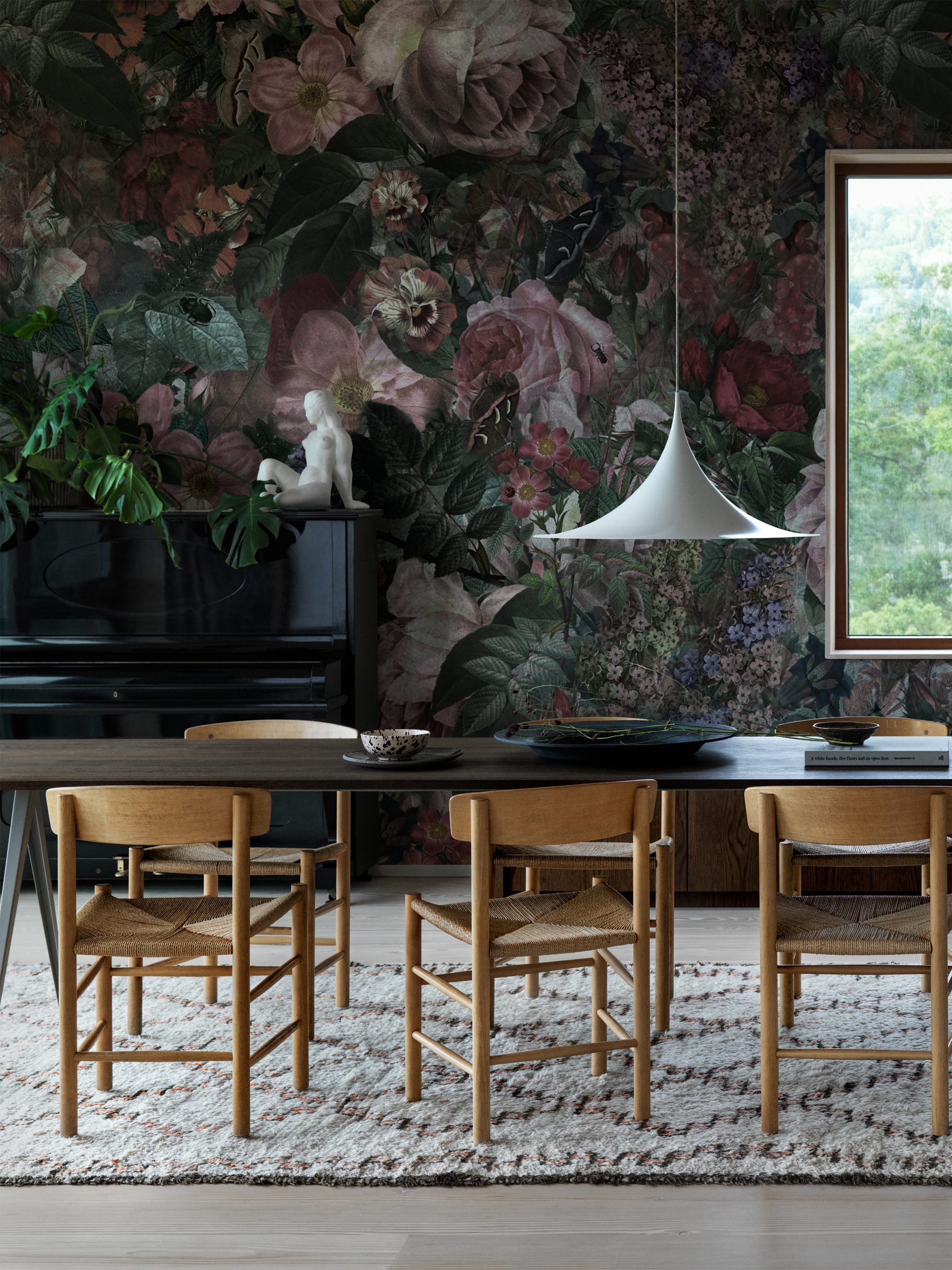 9419w_DarkFloral_Roomshot.jpg
