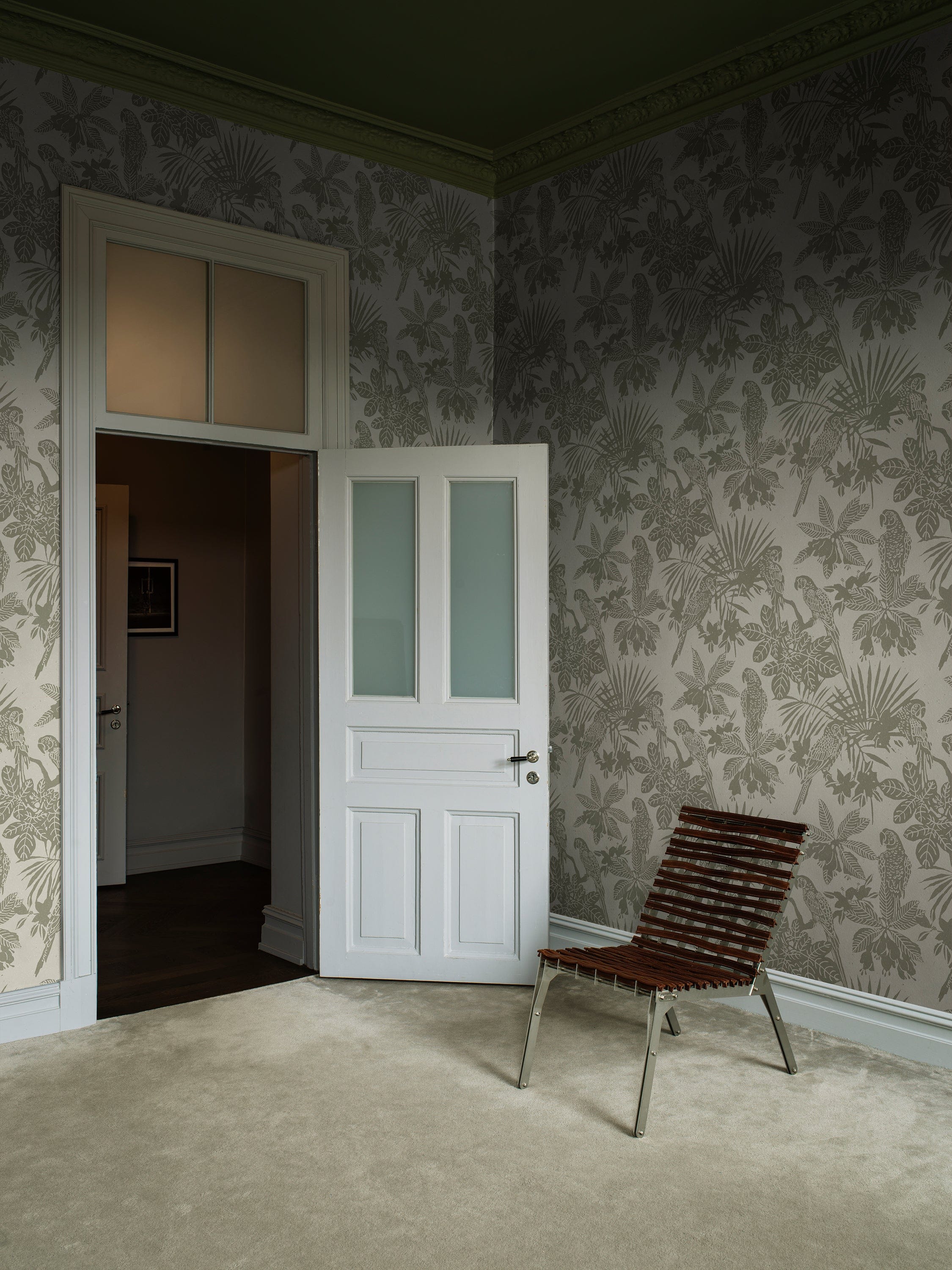 9444w_Parrot_Roomshot.jpg