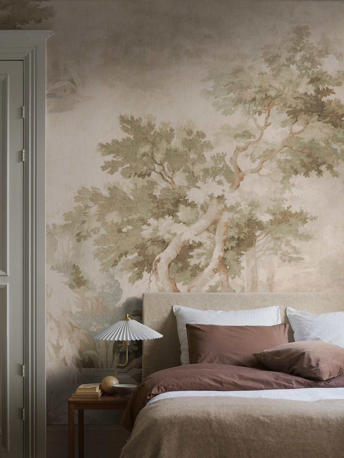 9477W_ArchiveLandscape_Bedroom_Roomshot.jpg