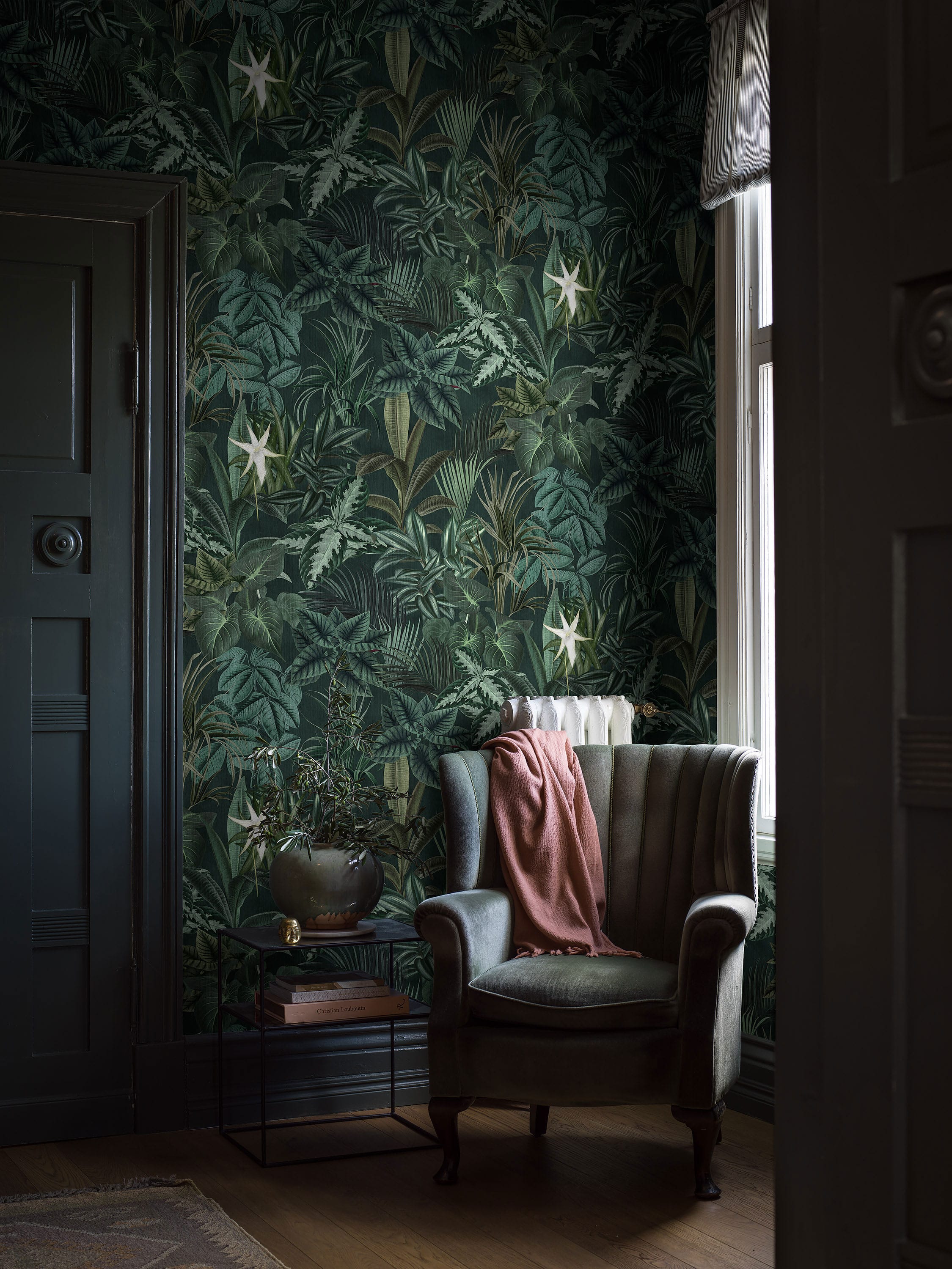 9571w_MadagascarLeaves_Roomshot_1.jpg