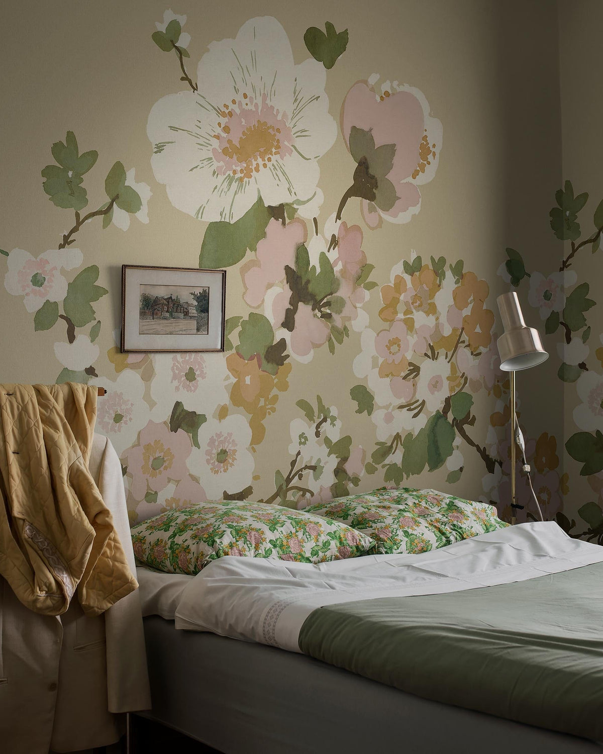 9653w_AppleBlossom_Roomshot.jpg