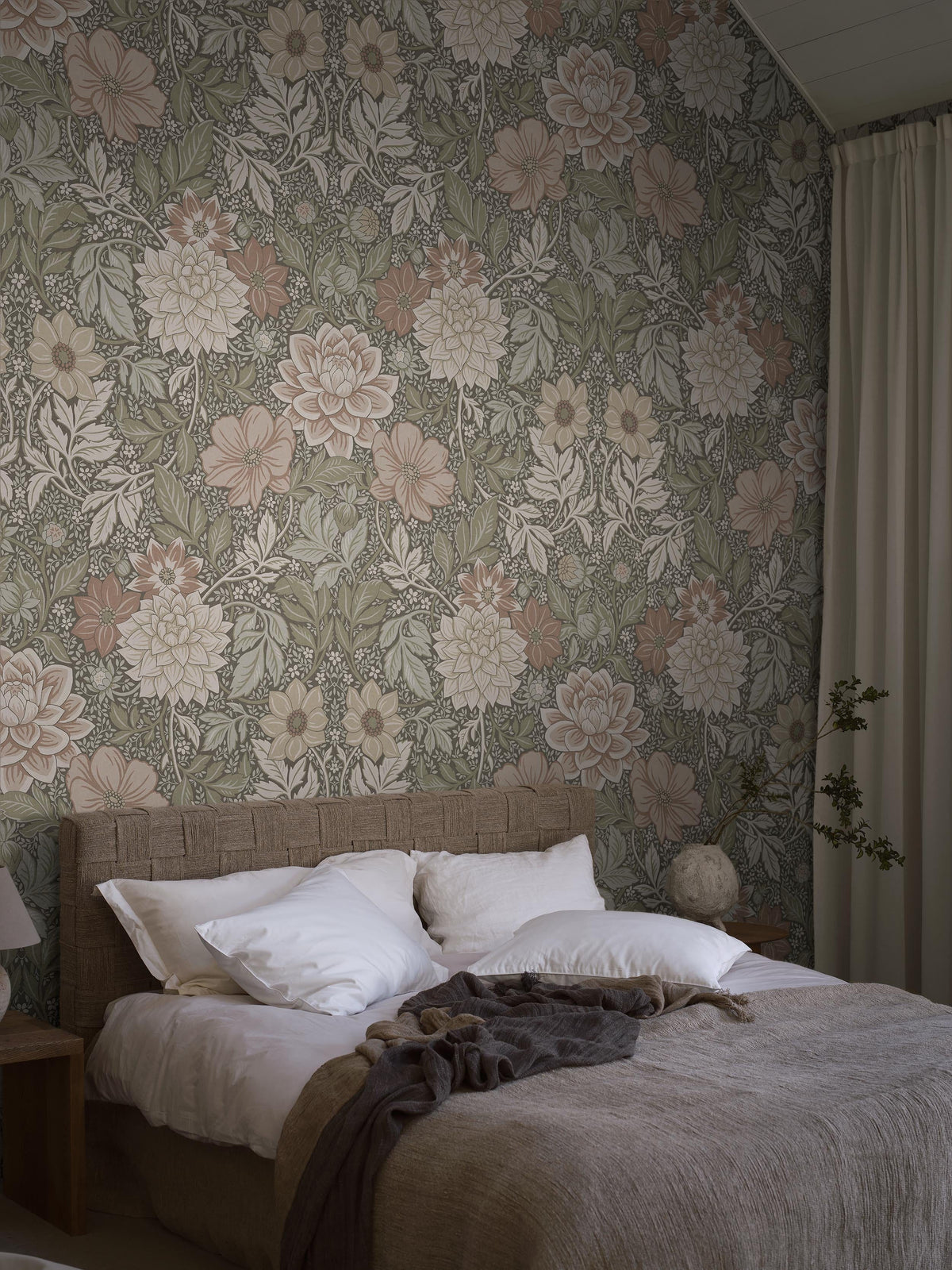 9713W_DahliaGardenGrand_Bedroom_Roomshot.jpg