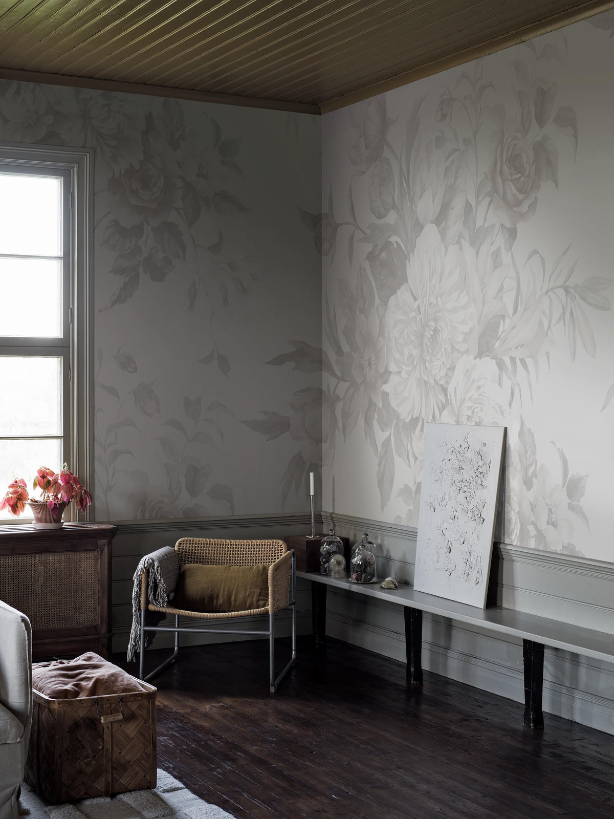 9720W_FloralCharmGrand_Roomshot_2.jpg