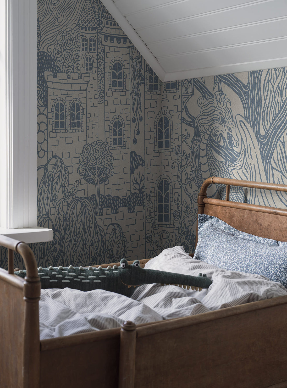 9764W_KingdomOfTheWeepingWillowGrand_Roomshot_2.jpg