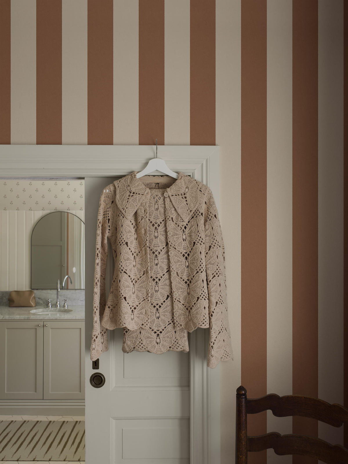 9802W_BaÌŠstadStripe_Roomshot_2.jpg