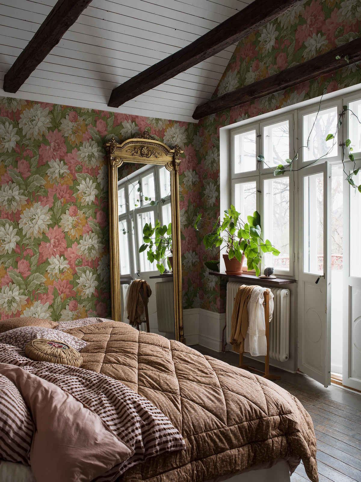 9877W_DelilahGrand_Roomshot_2.jpg
