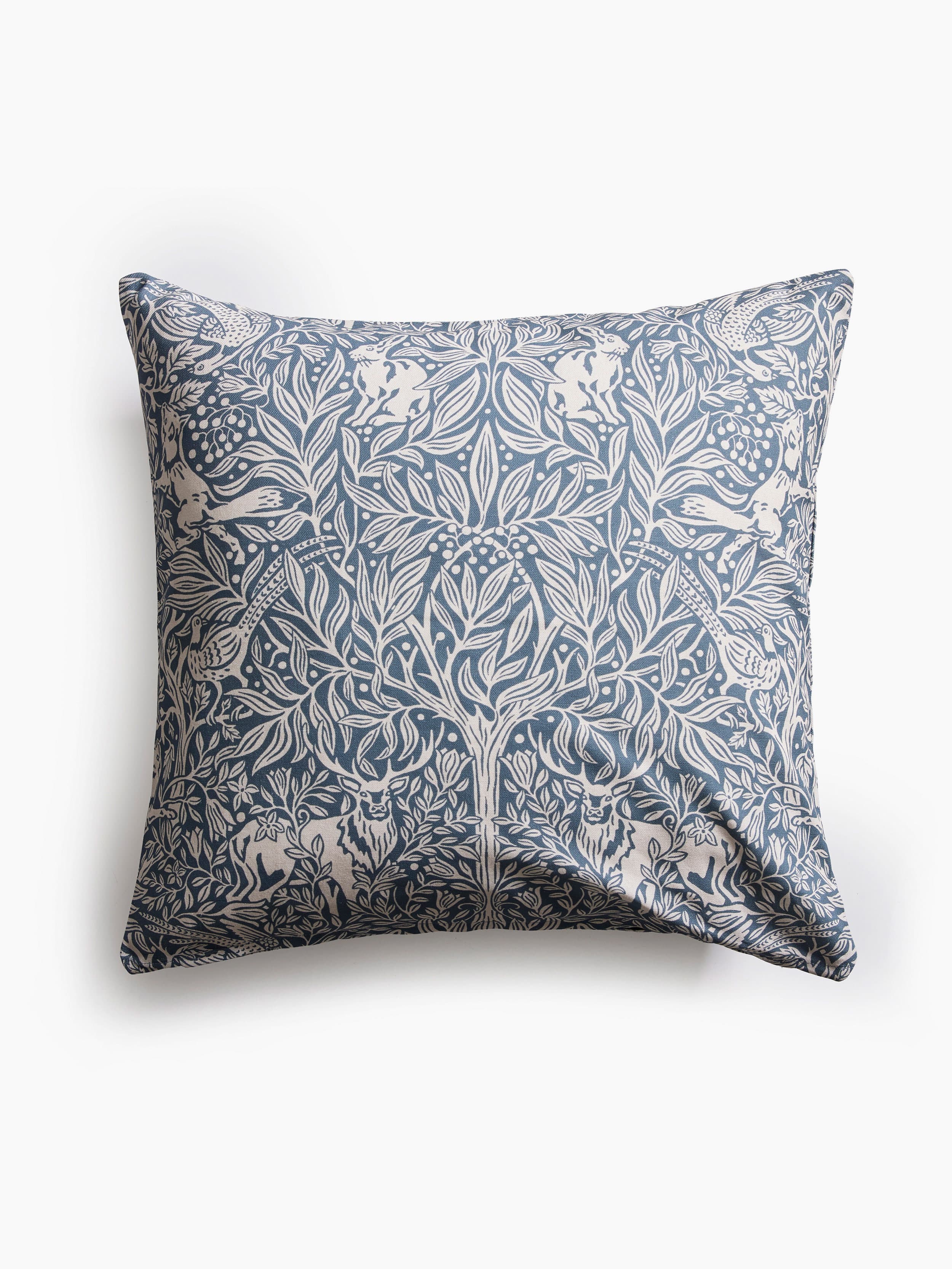 C220471_UnderTheElderTreeKuddfodral50x50_Product.jpg