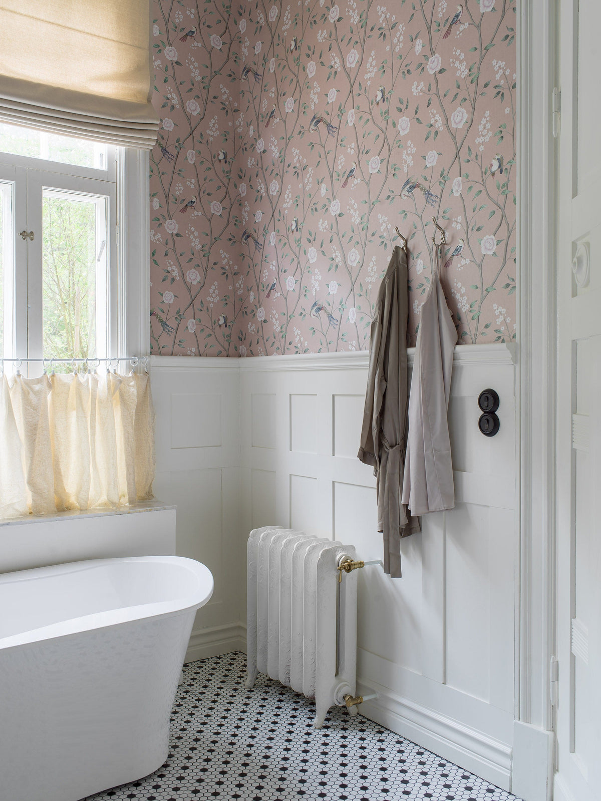1901_ParadiseBirds_Roomshot_3.jpg