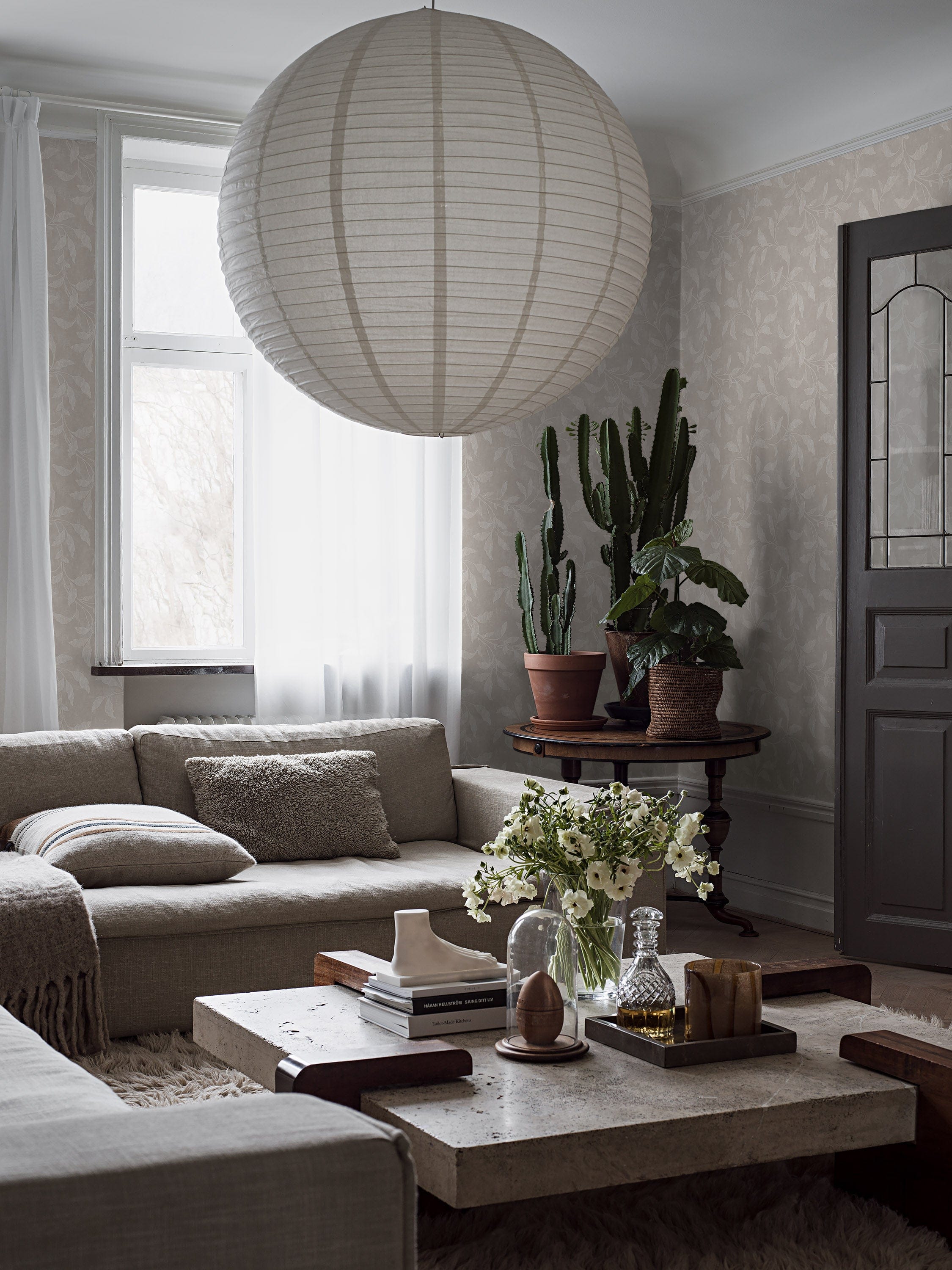 1906_RosewoodNight_Roomshot_1.jpg