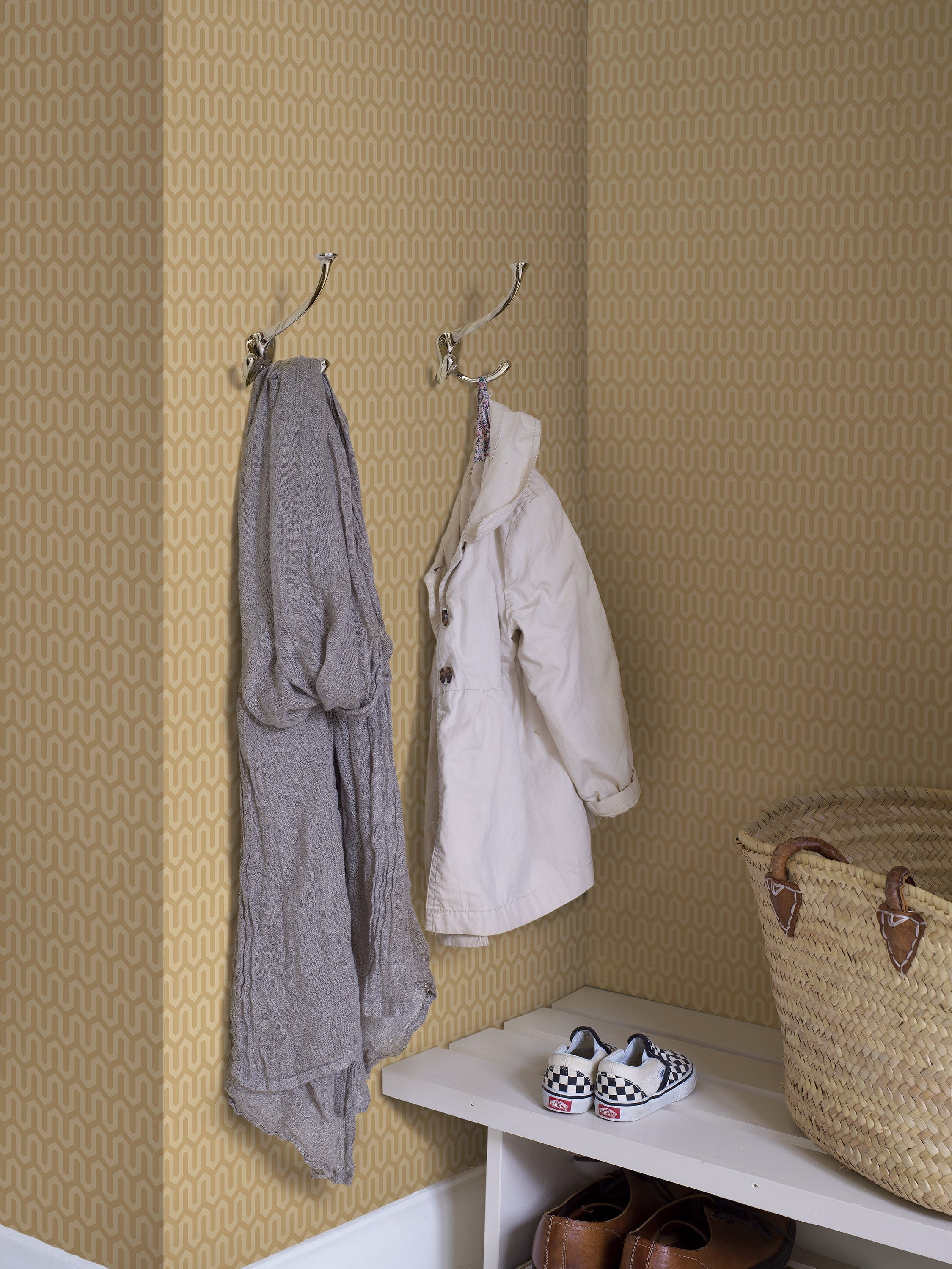 1988_Ypsilon-2_Roomshot_Hallway.jpg