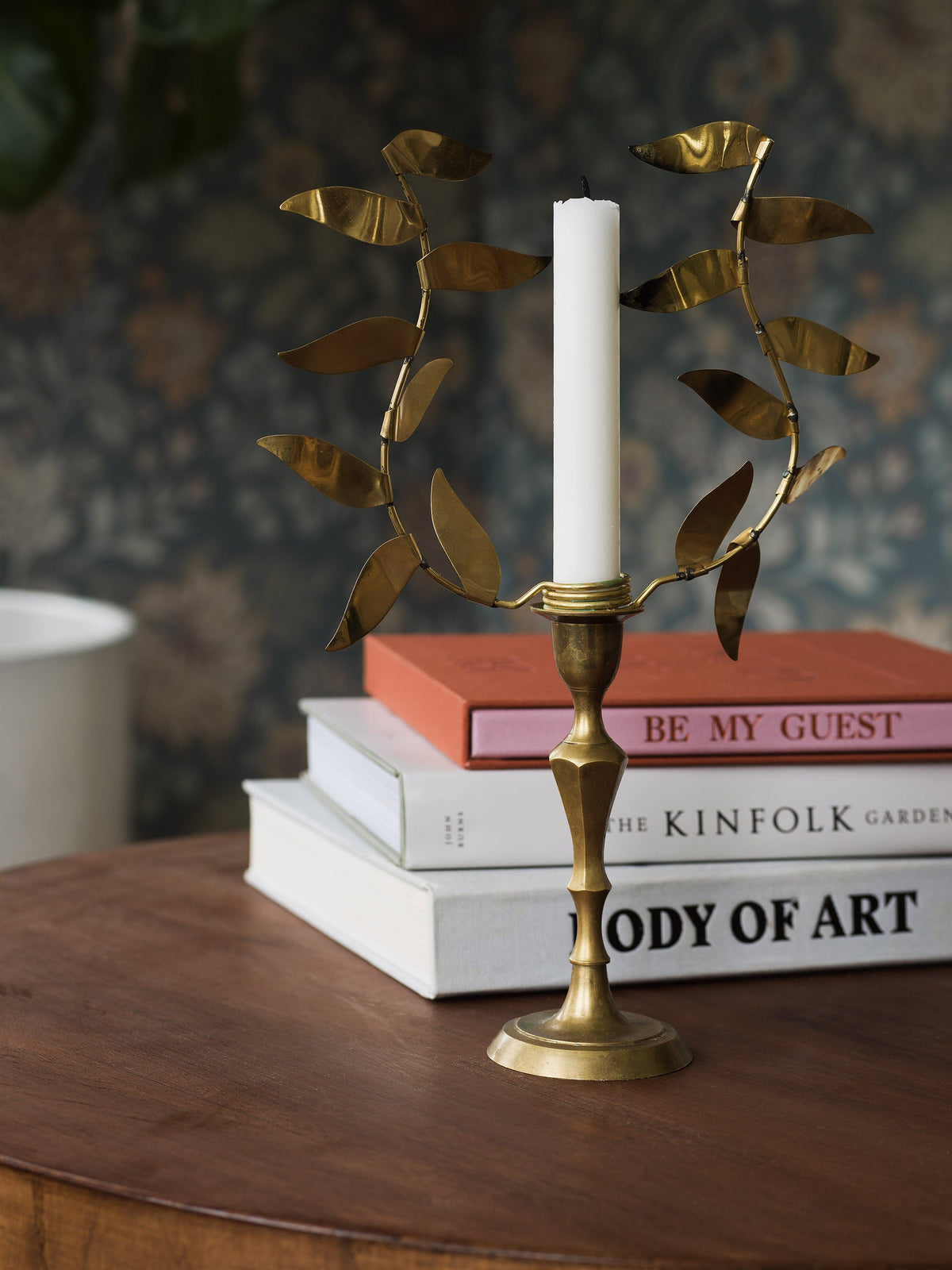 2005_Alicia_Detail_Livingroom.jpg