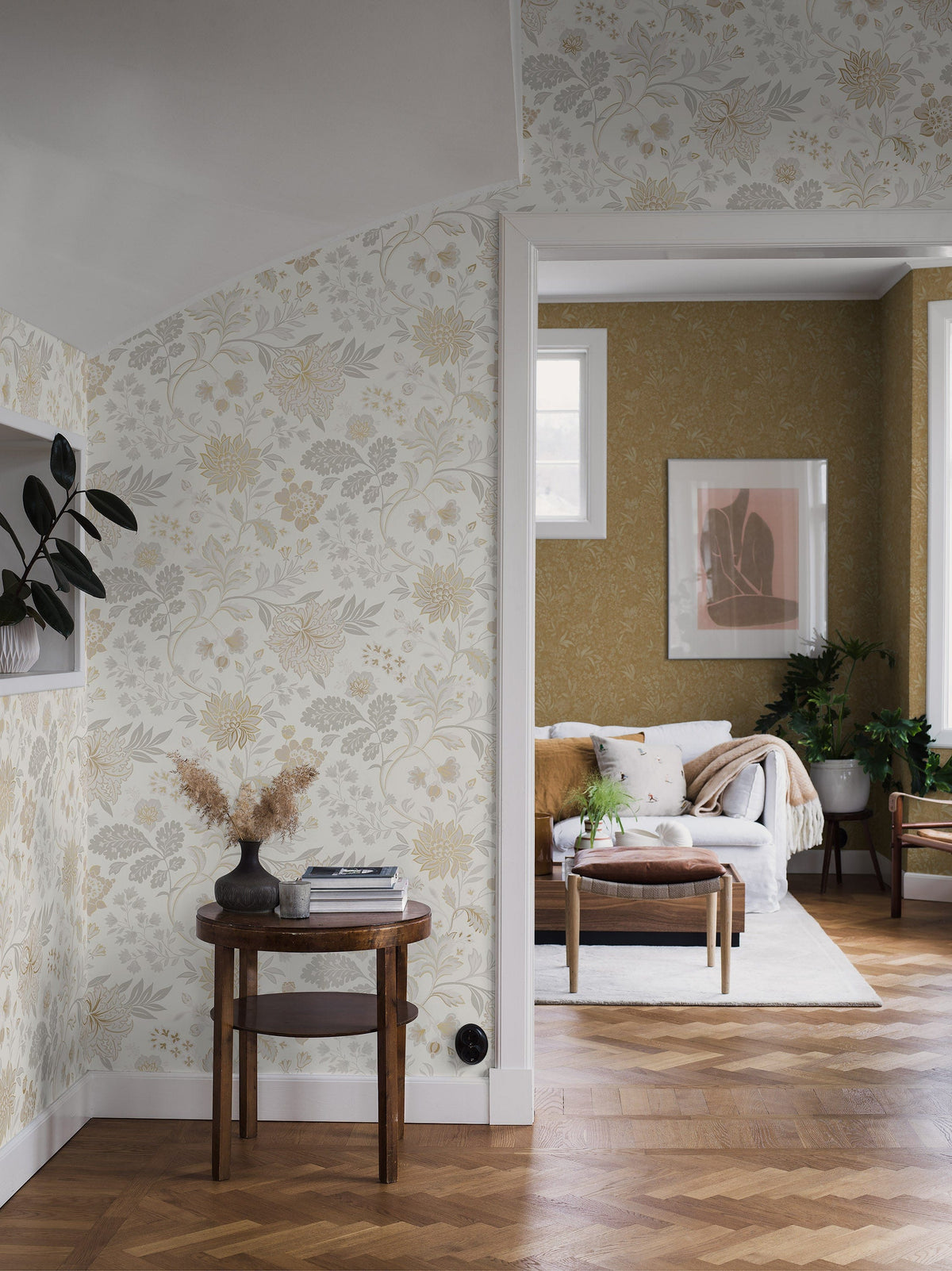 2007_Alicia_Roomshot_Hallway.jpg