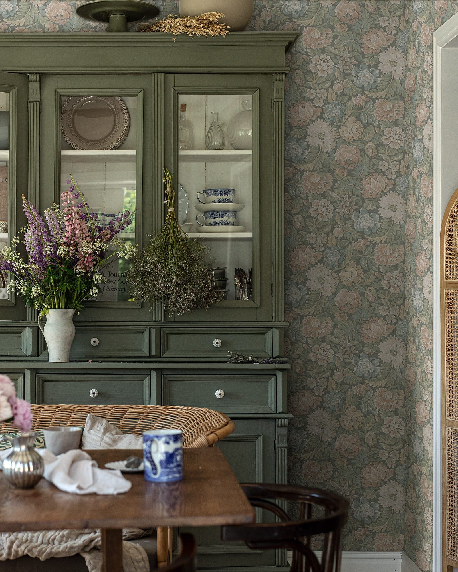 3562_NightingaleGarden_Roomshot_DiningArea.jpg