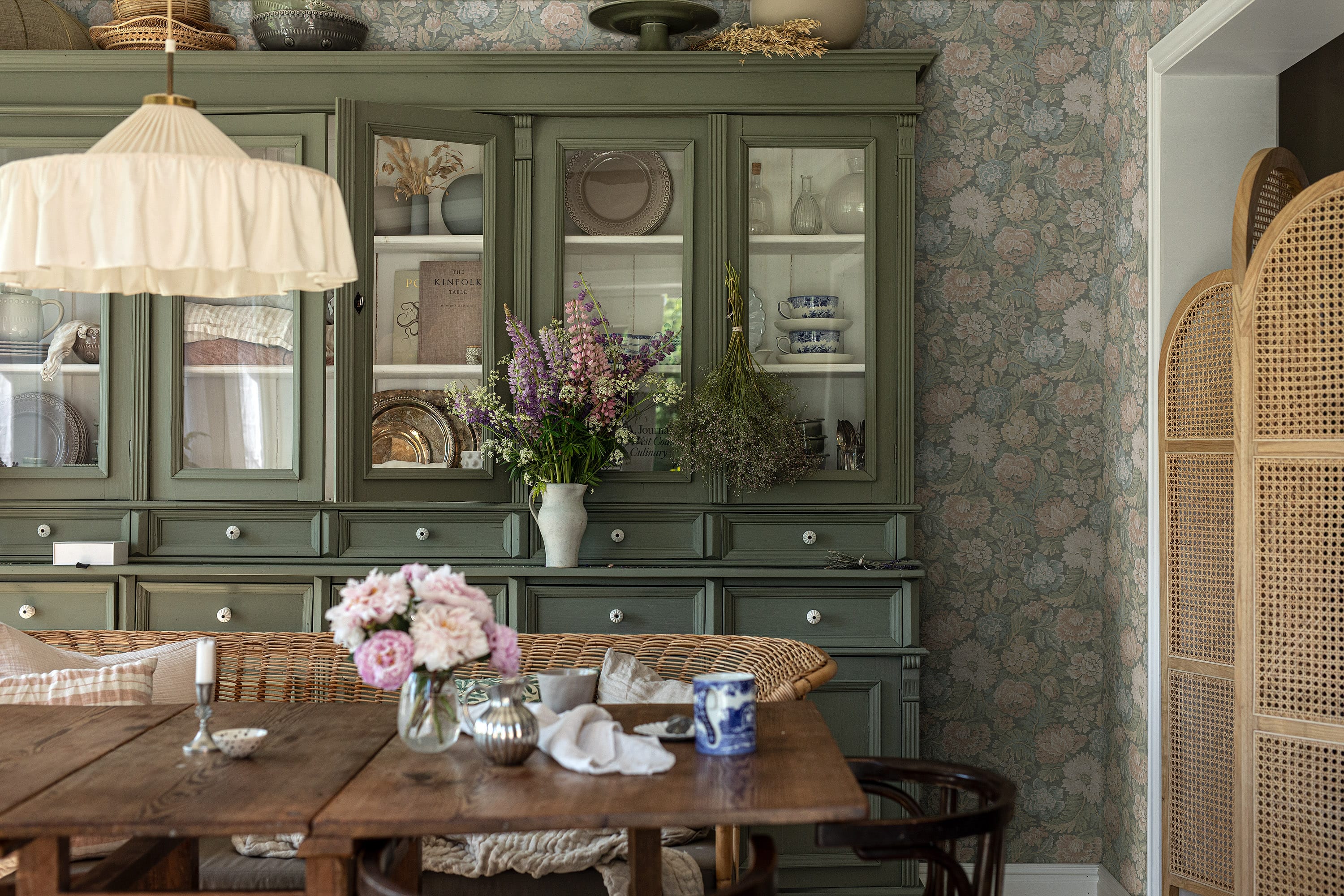 3562_NightingaleGarden_Roomshot_DiningArea.jpg