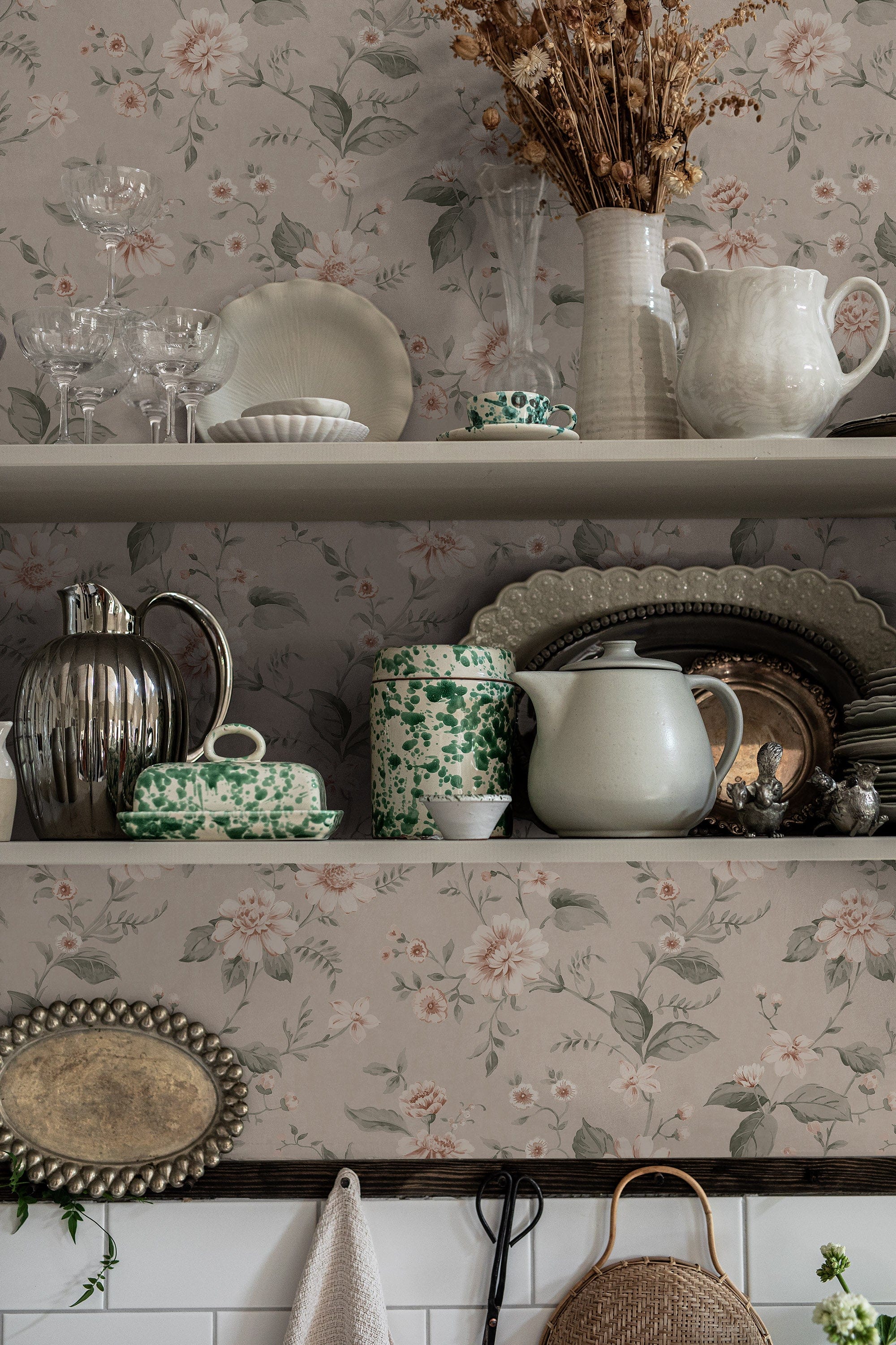 3572_LaurasCottage-2_Roomshot_Kitchen.jpg