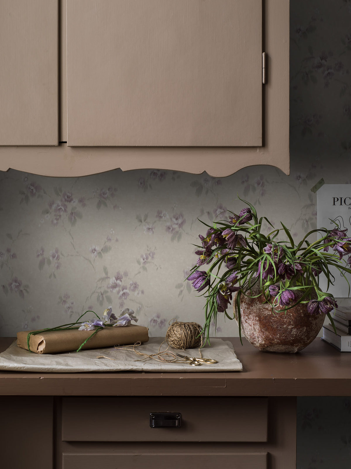 4256_VintageRose-1_Roomshot_Workspace.jpg