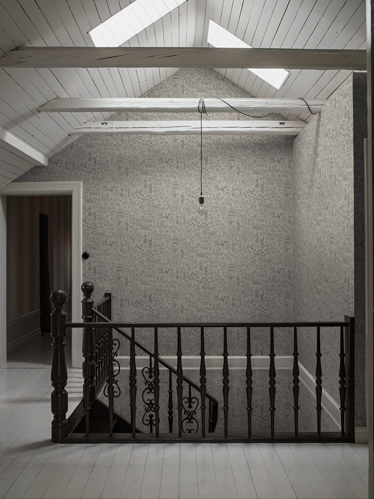 4273_OrientalGarden_Roomshot_Staircase.jpg