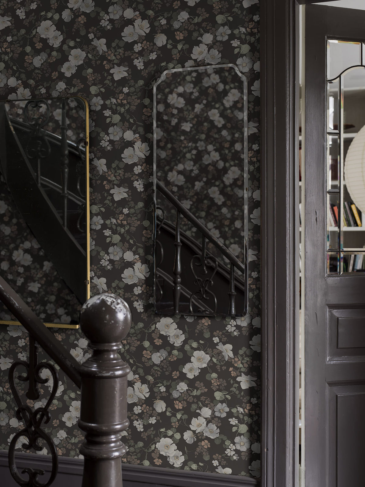 4278_EnchantingFlower-1_Roomshot_Hallway.jpg