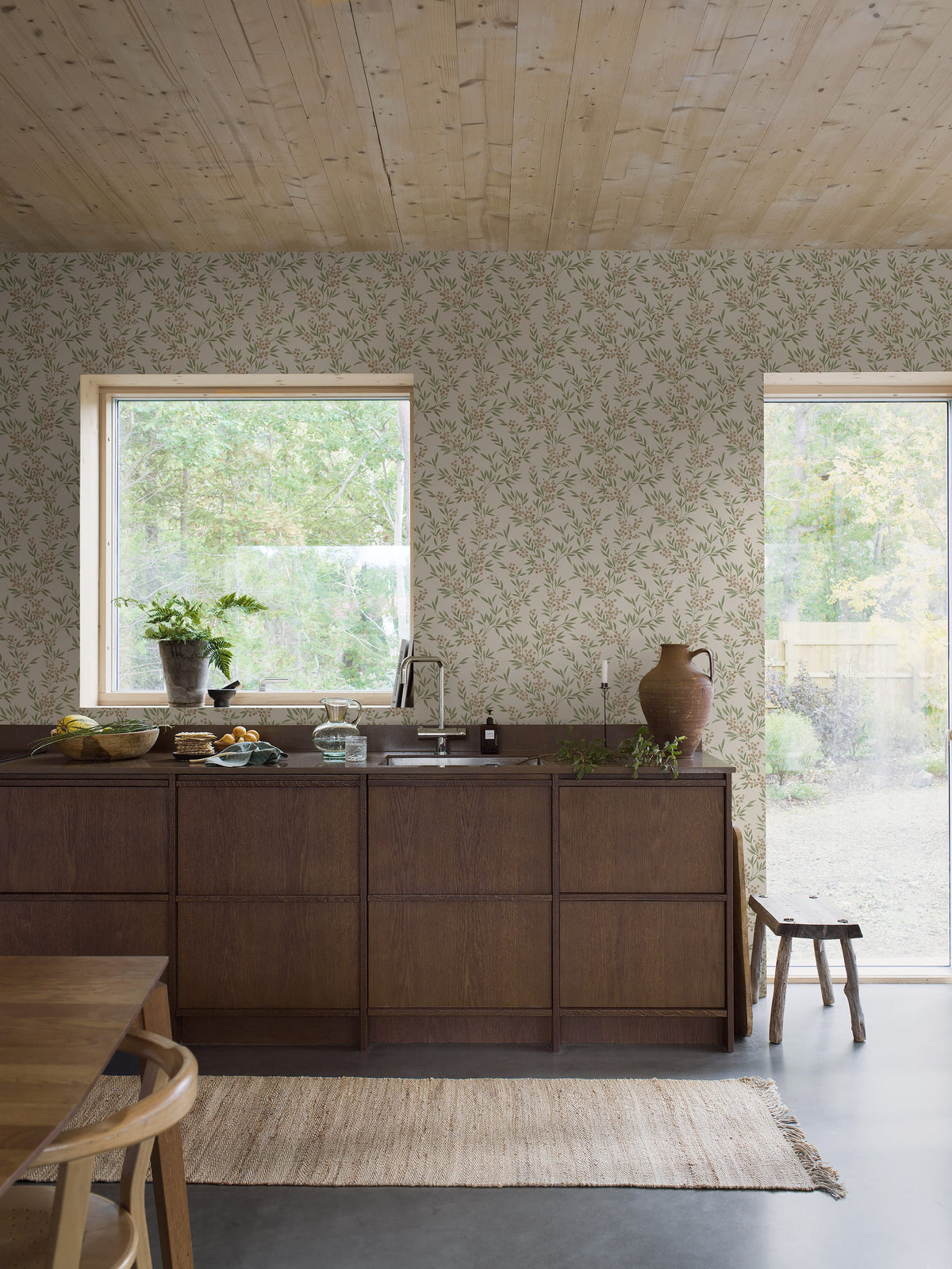 4714_ForestBerries_Roomshot_DiningArea.jpg