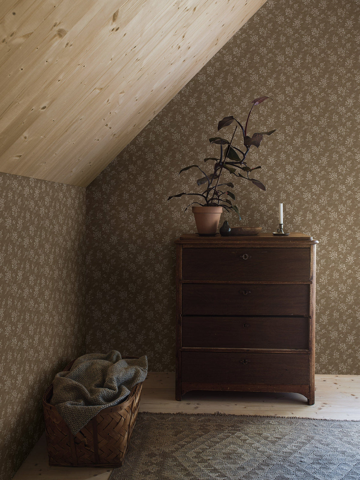 4727_HipRose_Roomshot_Bedroom.jpg