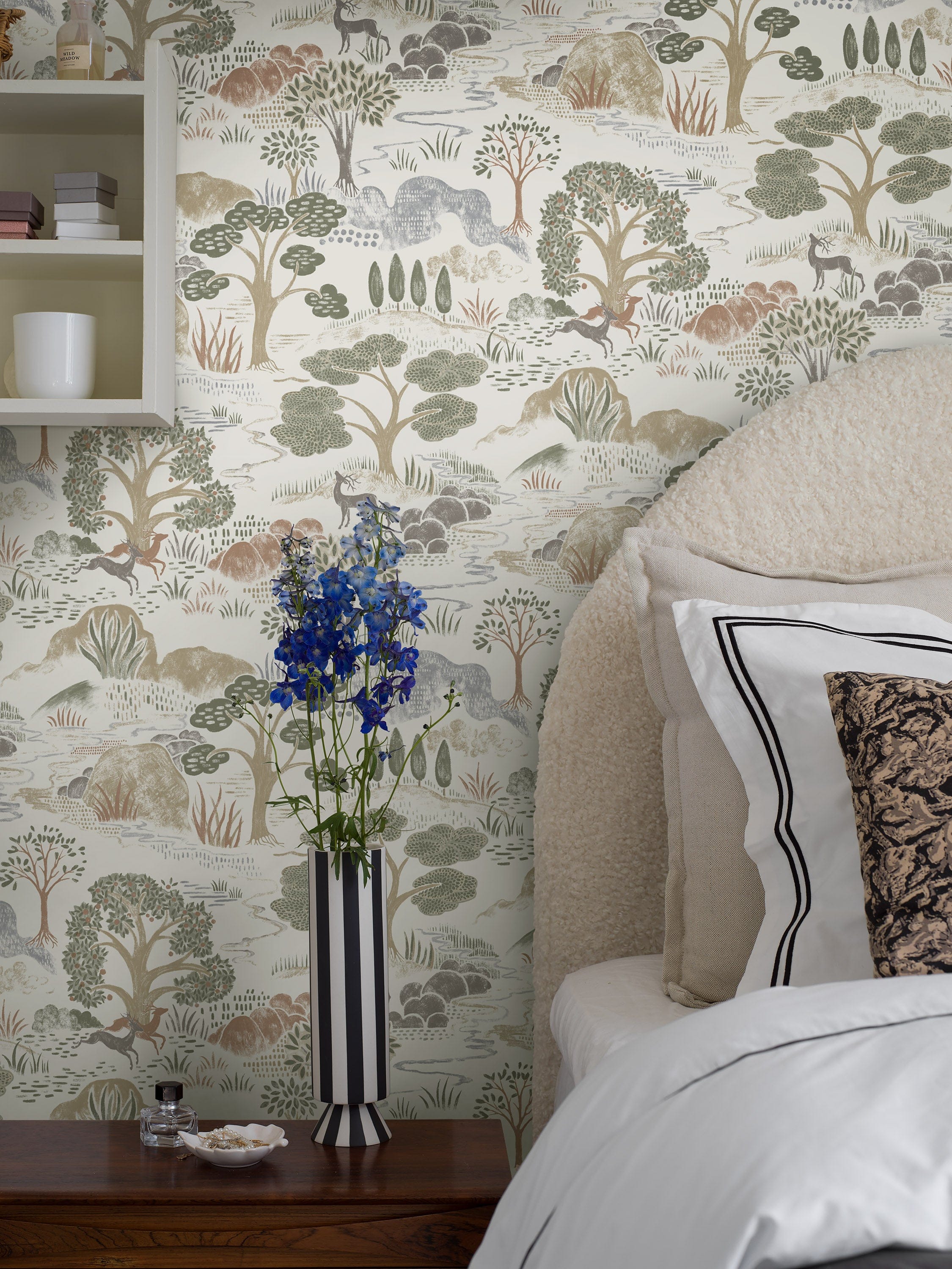 5525_Diana_Roomshot_Bedroom_1.jpg