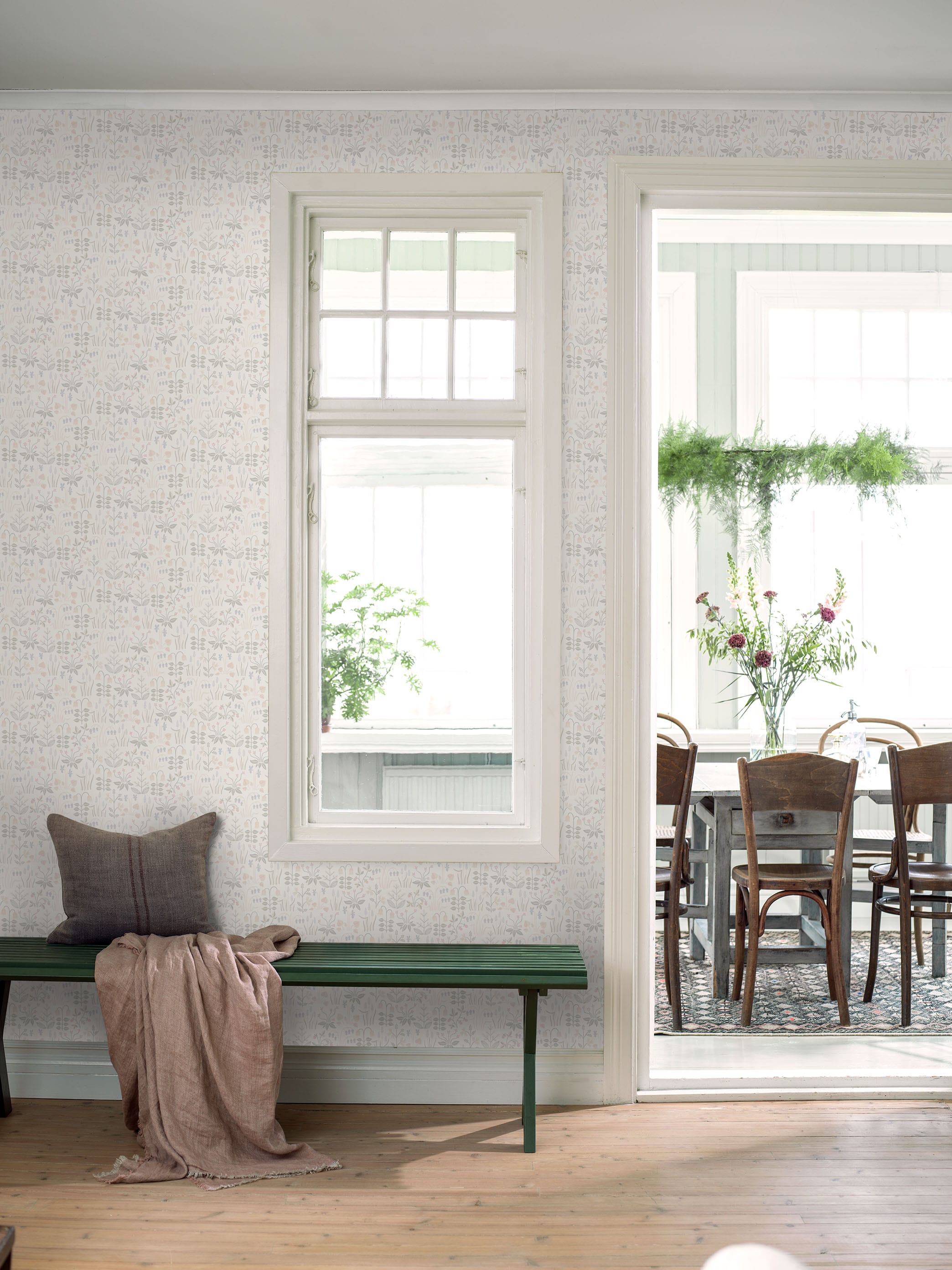 7217_Roomshot_Diningroom.jpg