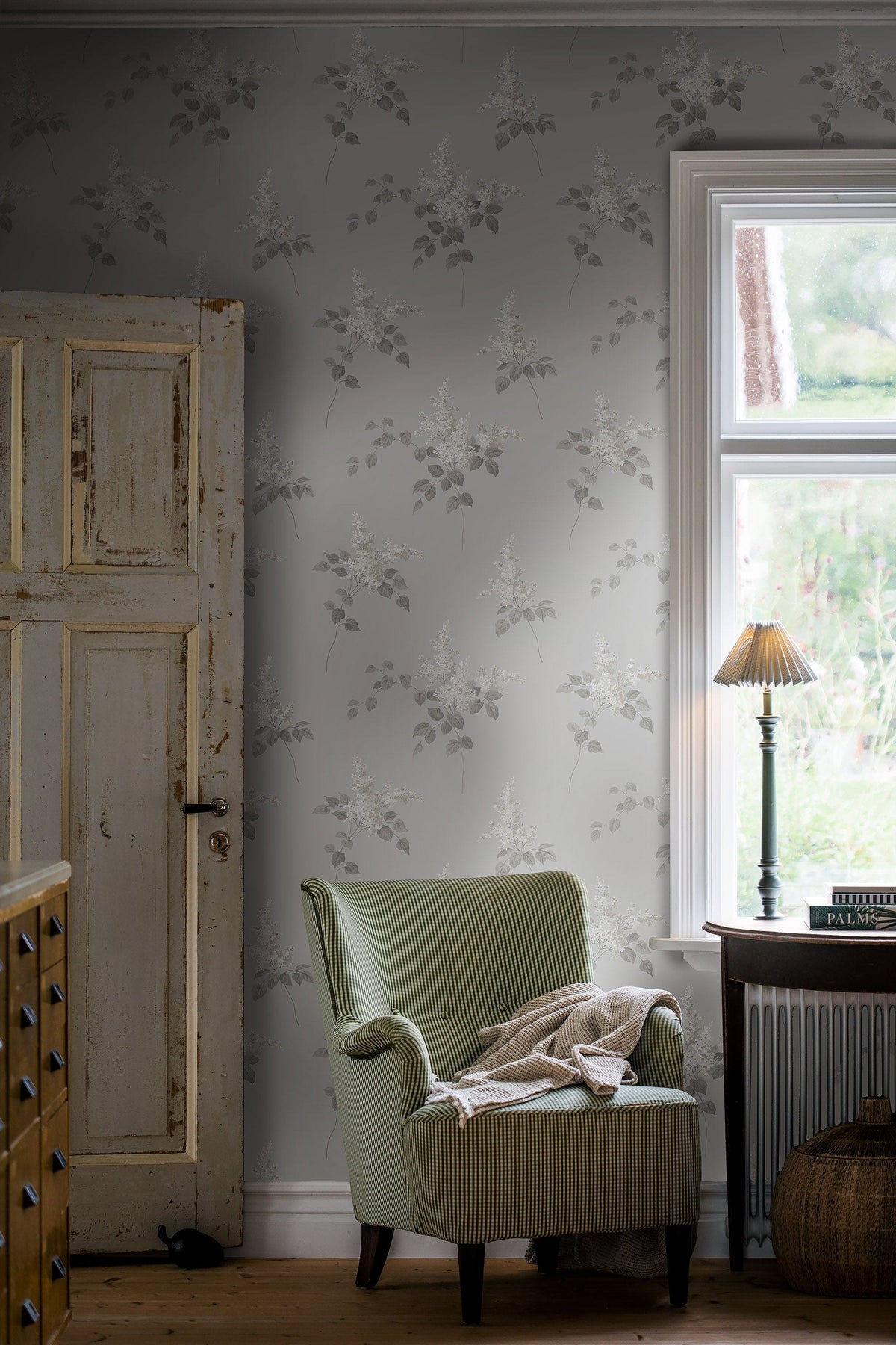 7669_Lilacs_Roomshot_DiningArea.jpg