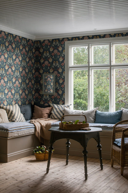7690_DahliaGarden_Roomshot_Livingroom.jpg