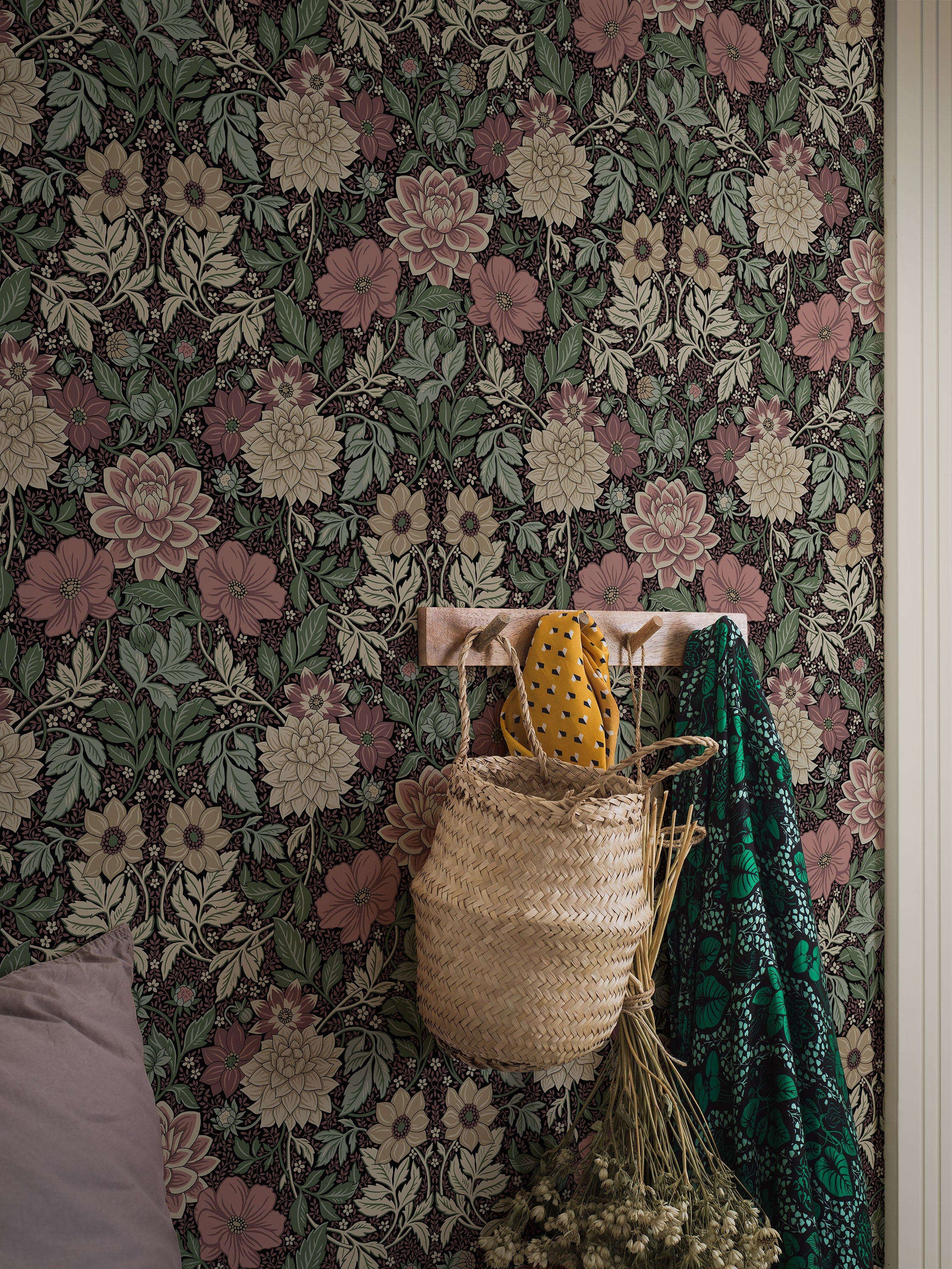 7694_DahliaGarden_Roomshot-3.jpg