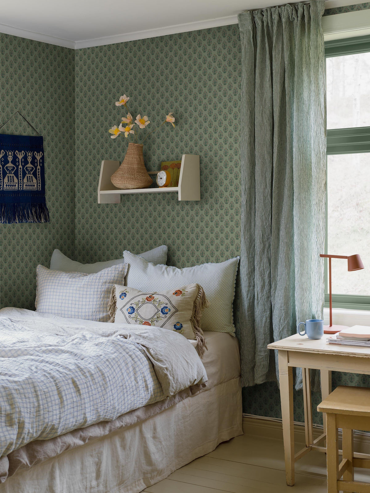 8168_Sibylla_Bedroom_Roomshot.jpg