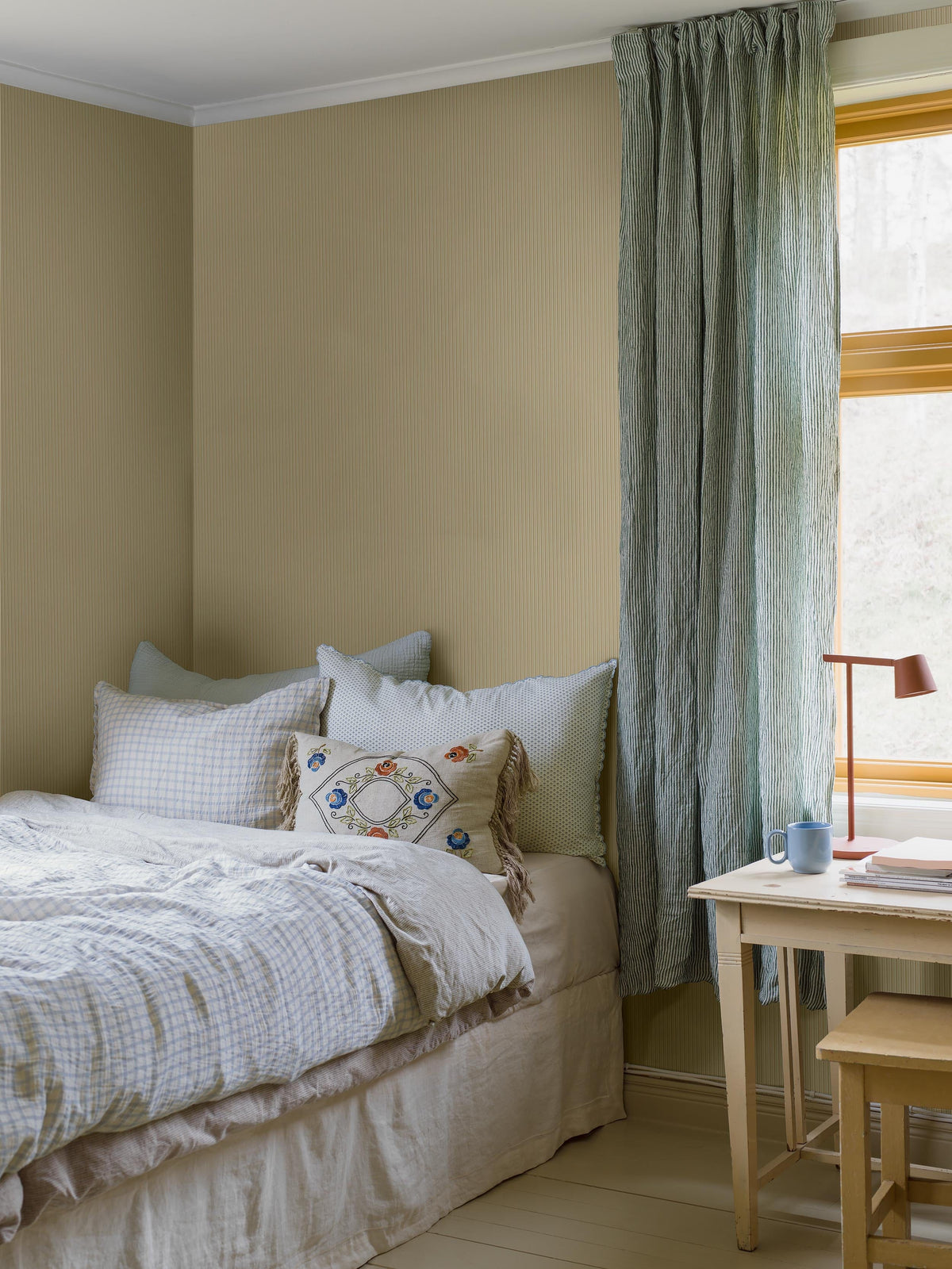 8177_Sam_Bedroom_Roomshot.jpg