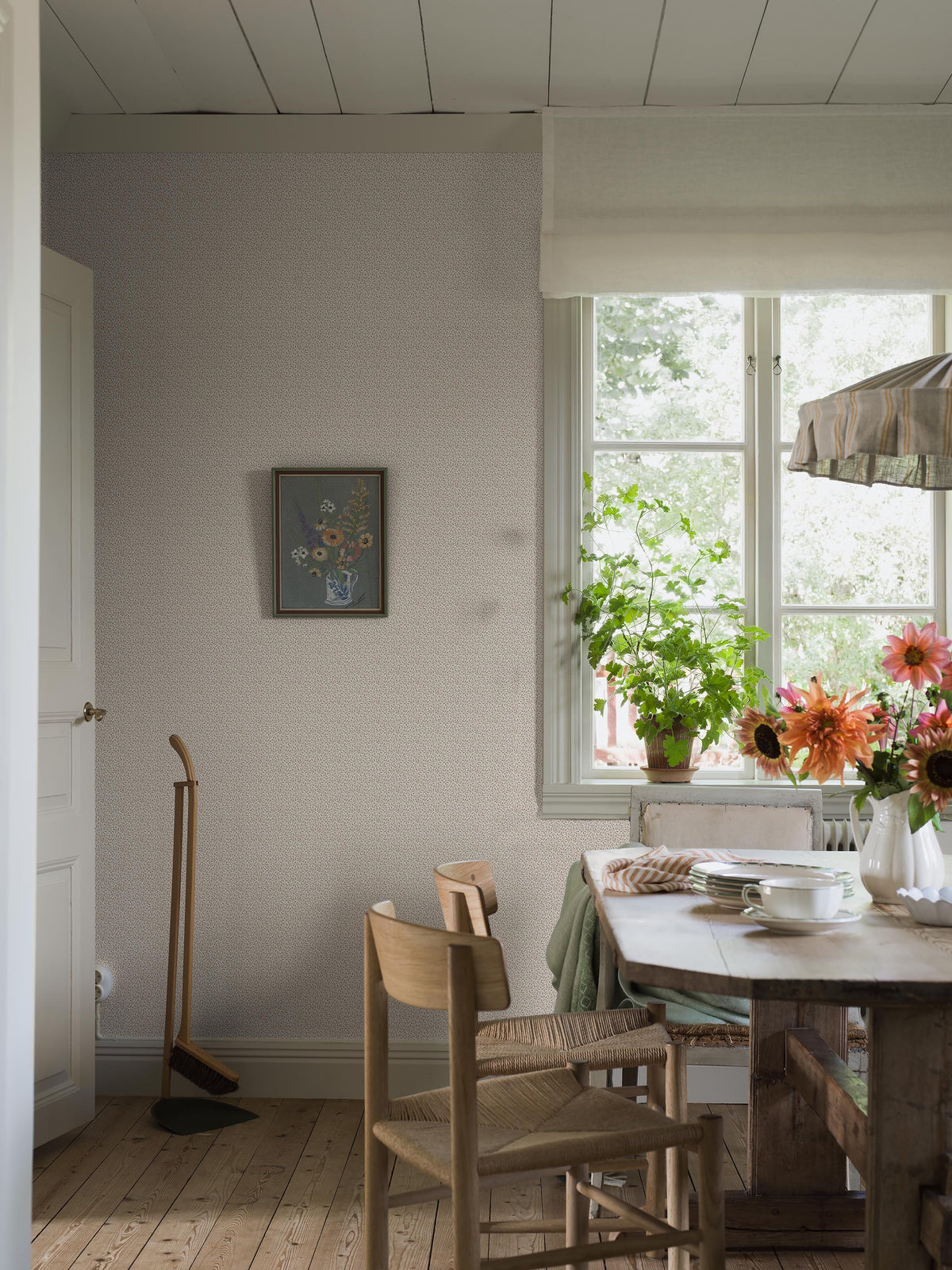 8181_Ida_Diningarea_Roomshot.jpg