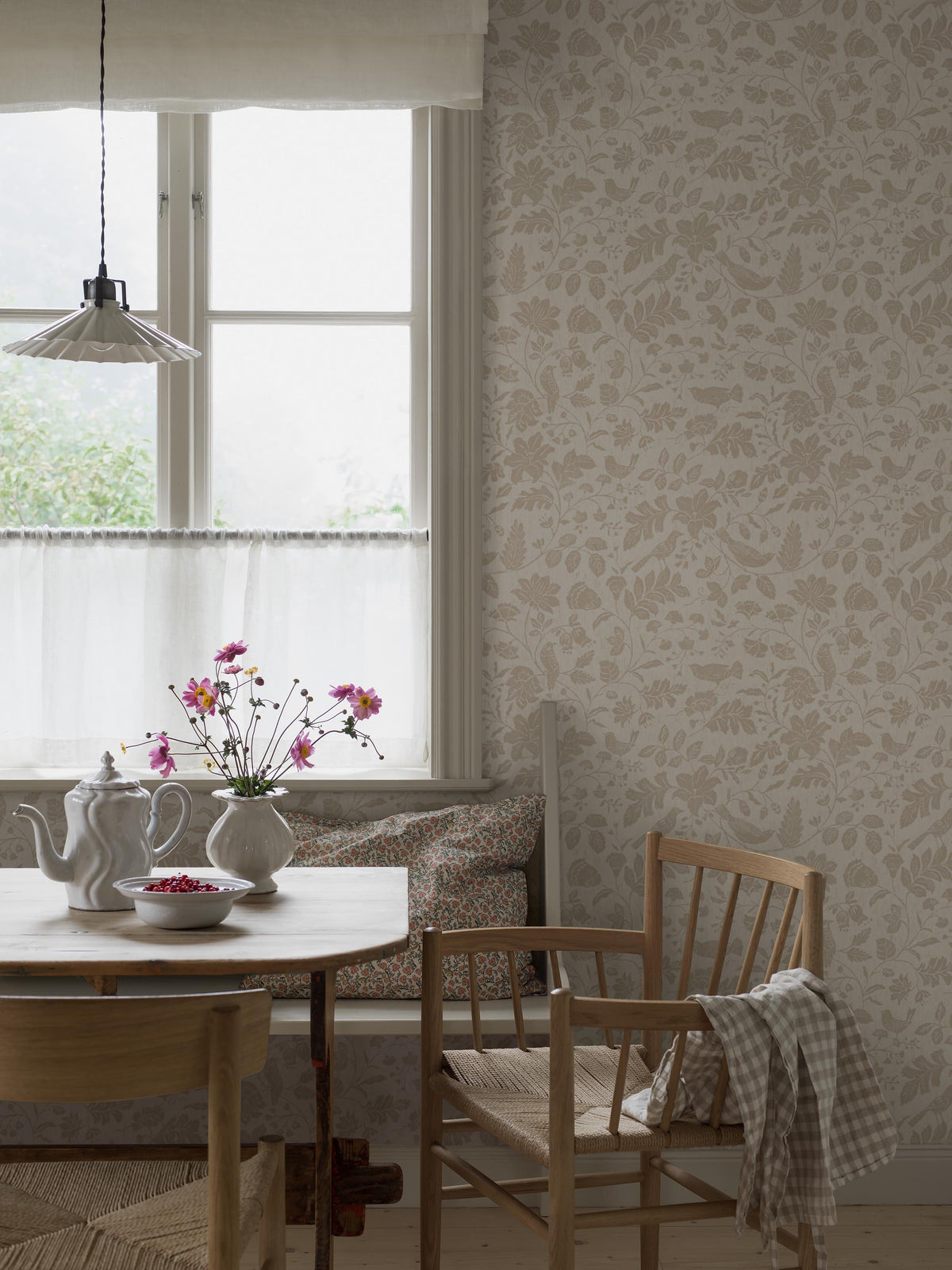 8185_Isidor_Diningarea_Roomshot.jpg