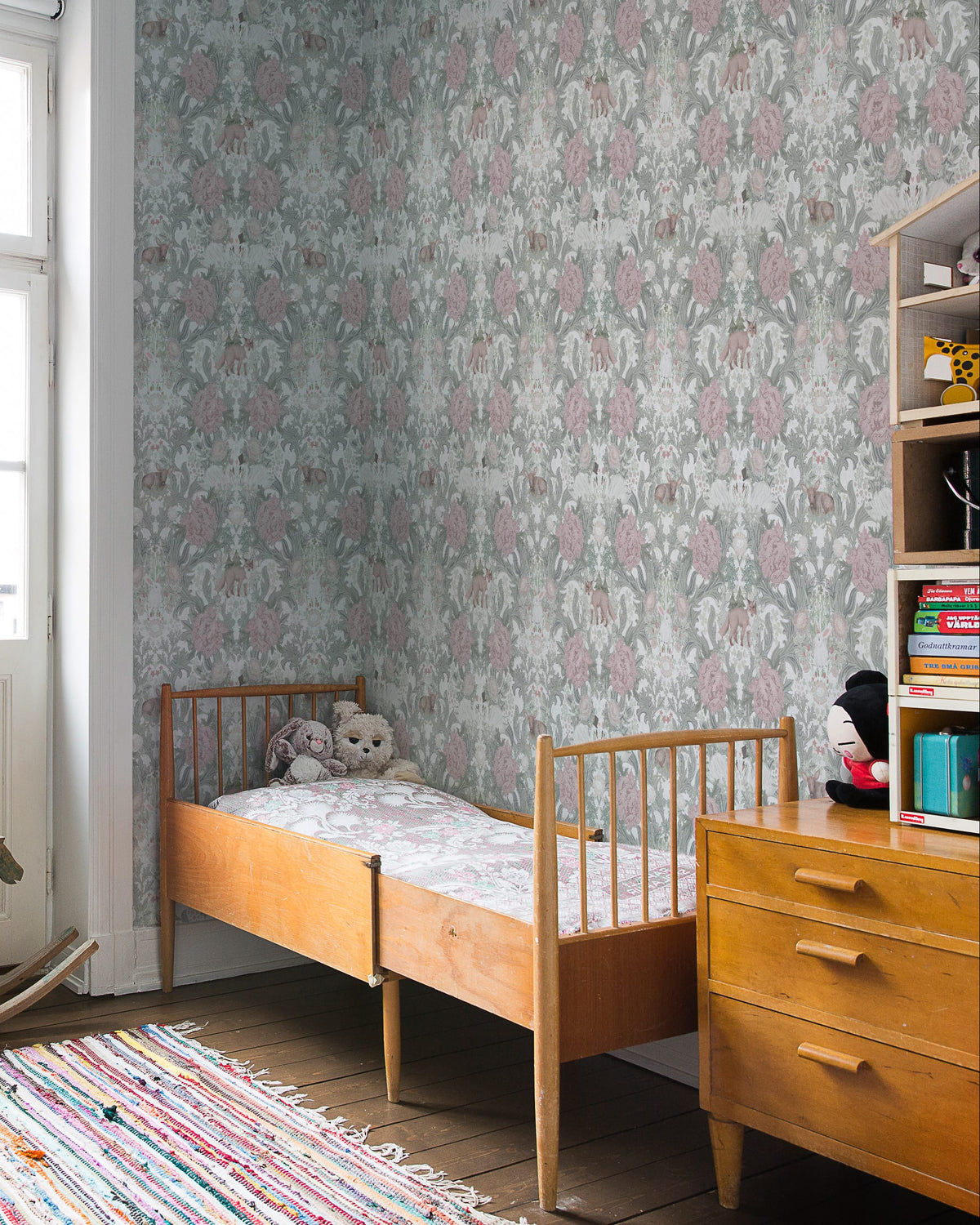 9450w_Swanlake_Roomshot.jpg