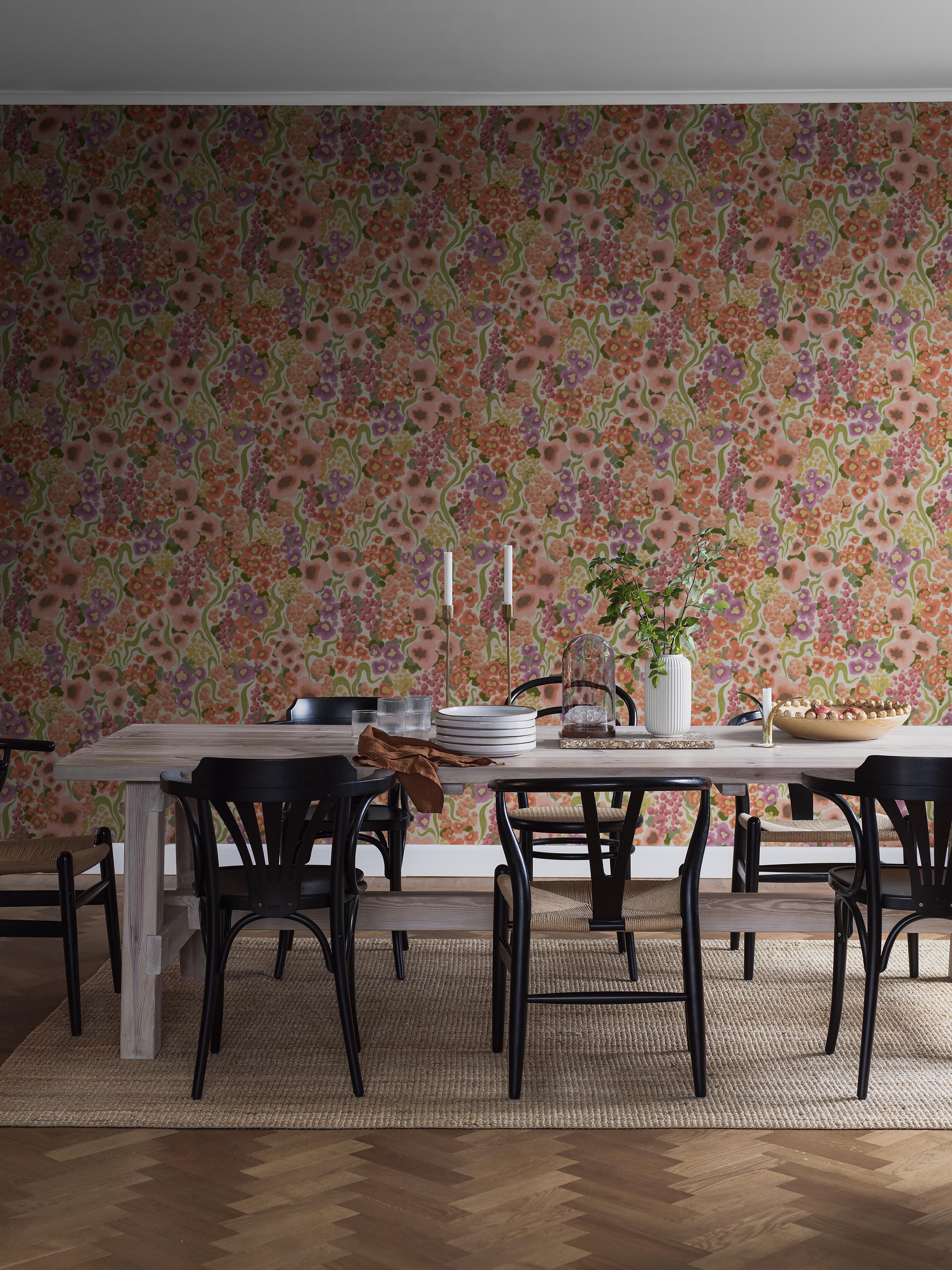 9602W_ColourfulFlower_Diningarea_Roomshot.jpg