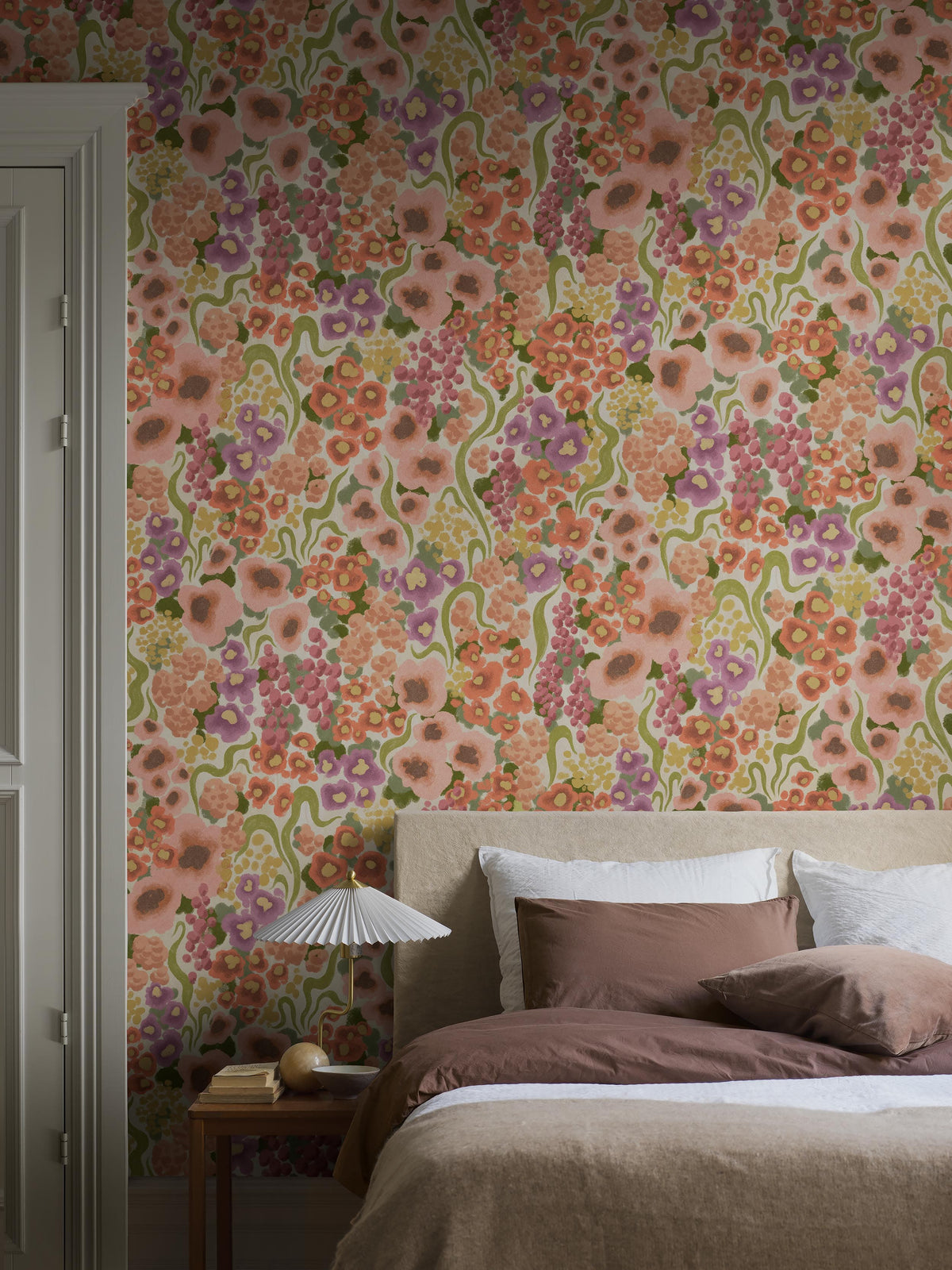9602W_ColourfulFlower_Bedroom_Roomshot.jpg