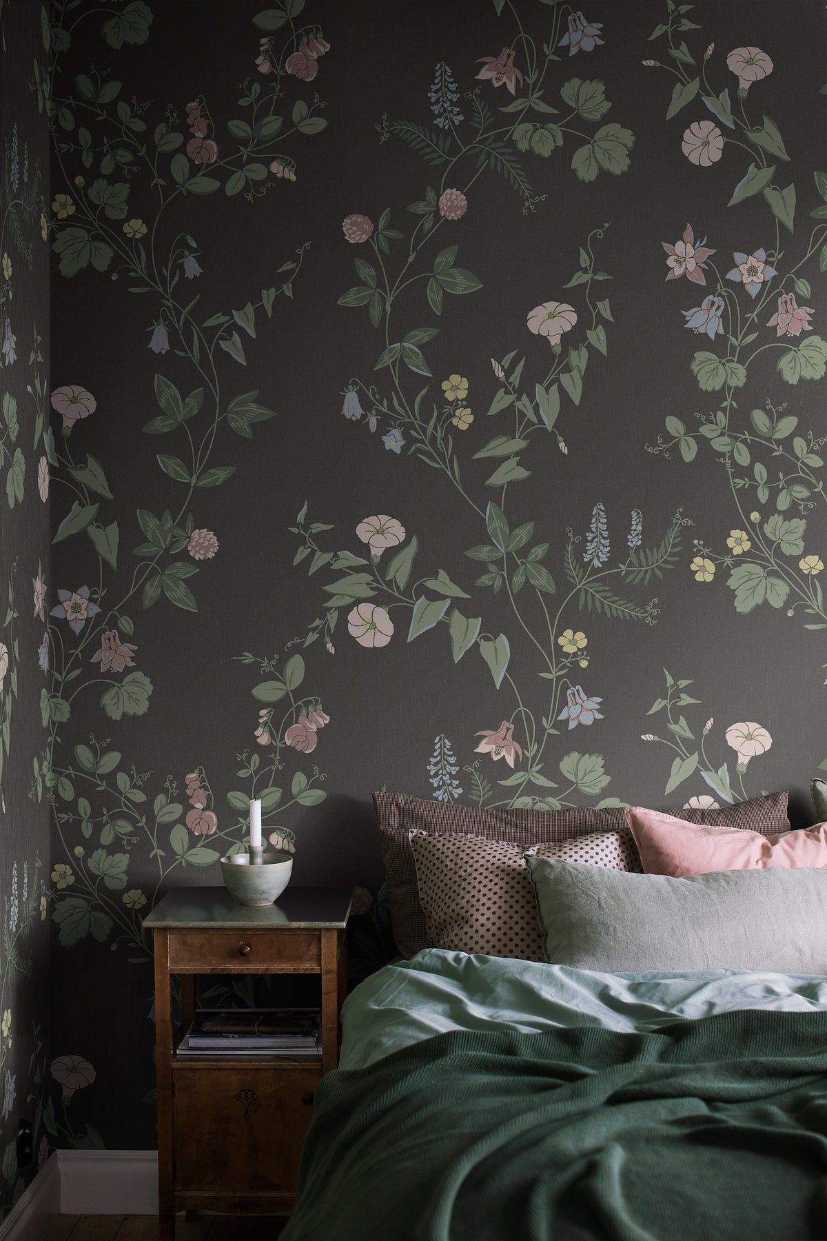 9754W_MidsummerEve_Roomshot_1.jpg