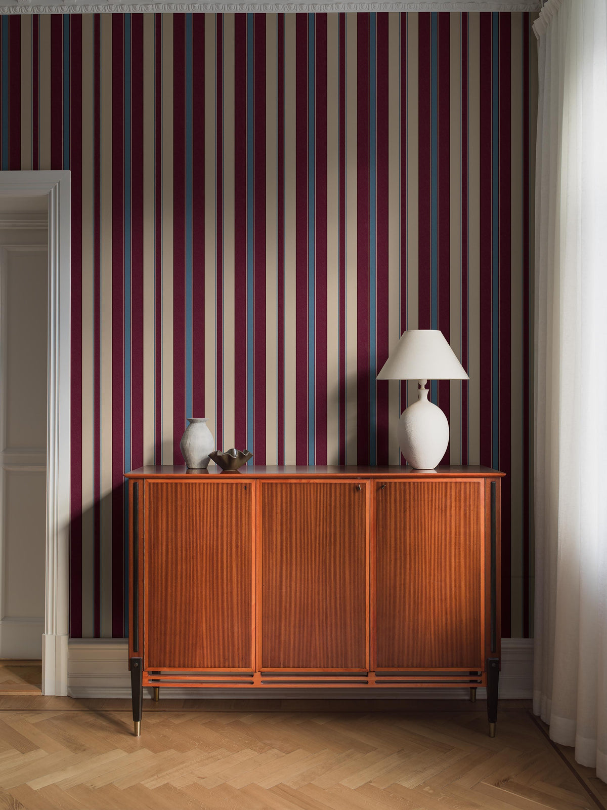9792W_StockholmStripe_Livingroom_Roomshot_6.jpg
